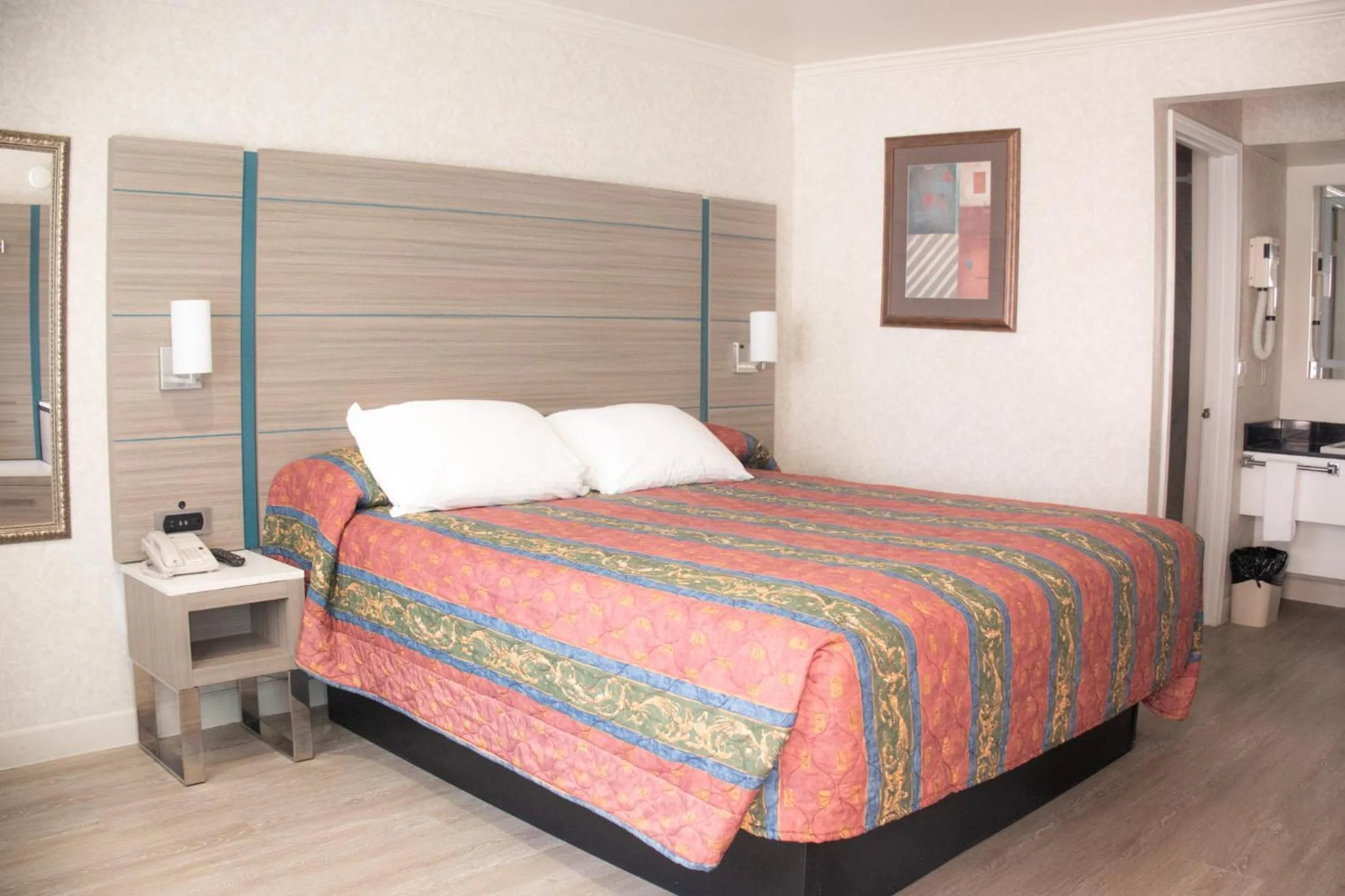 Bed in Discovery Inn