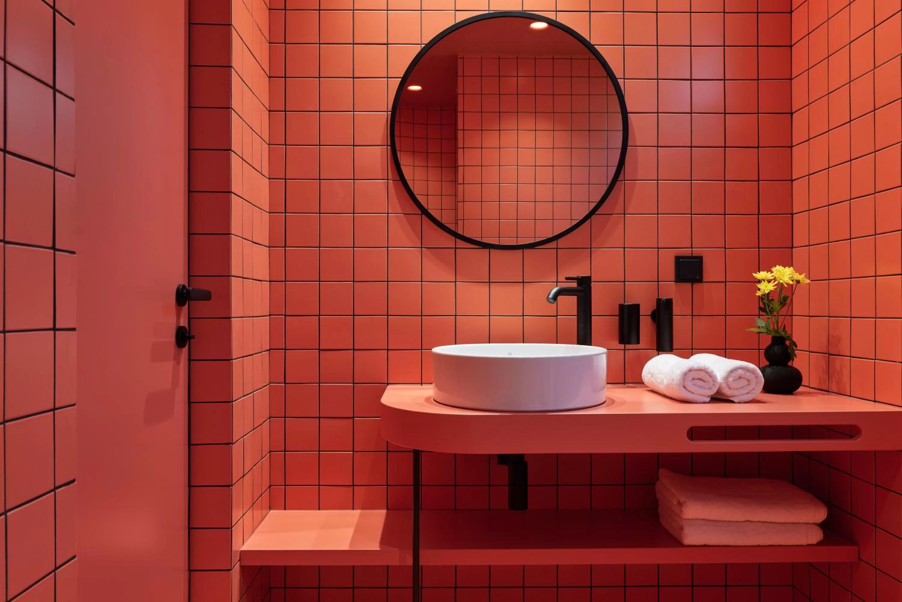 DWELL - Elegant City Stay