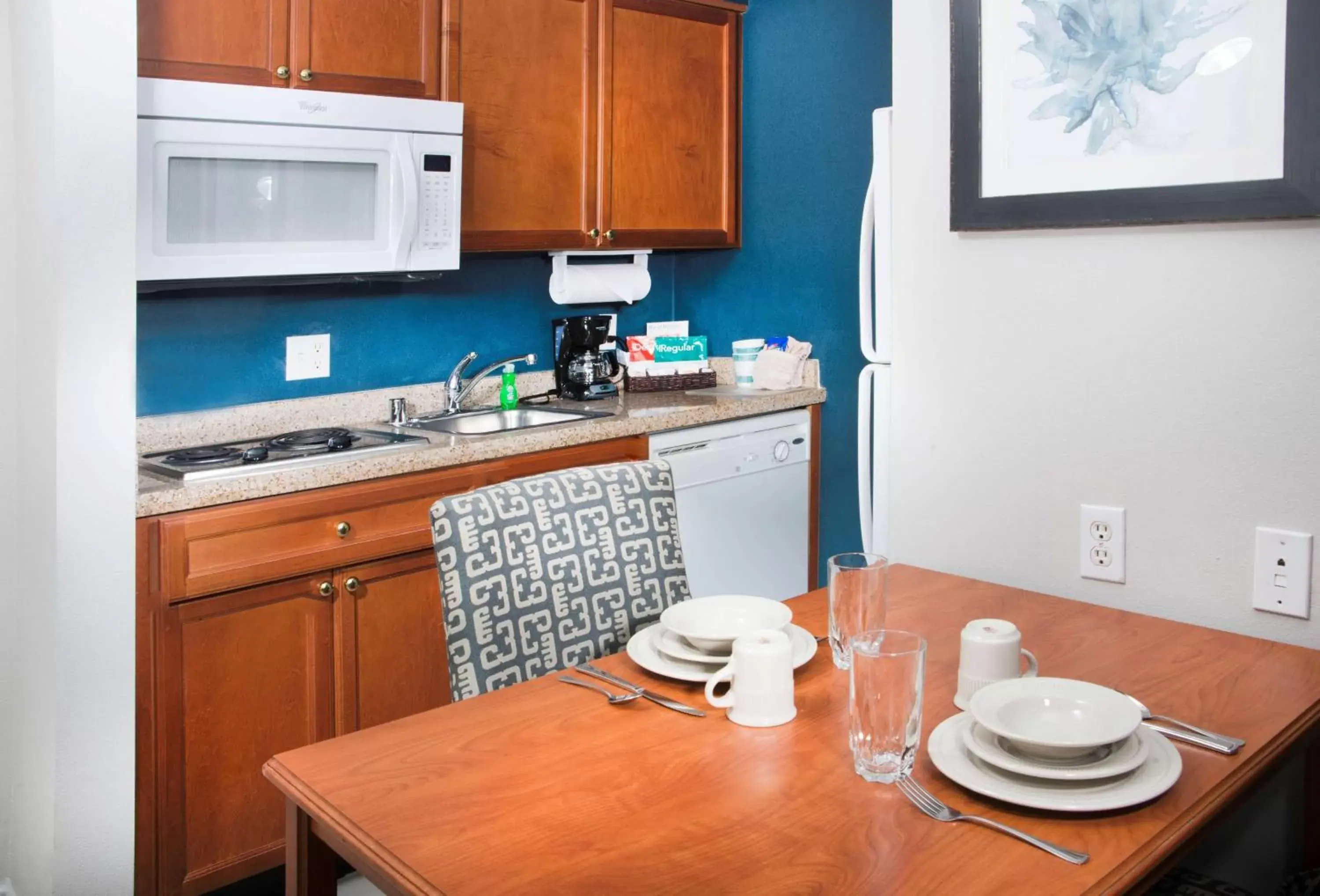 Kitchen or kitchenette, Kitchen/Kitchenette in Homewood Suites by Hilton Ontario Rancho Cucamonga