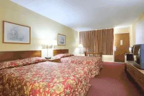 Photo of the whole room, Bed in Americas Best Value Inn & Suites Greenville