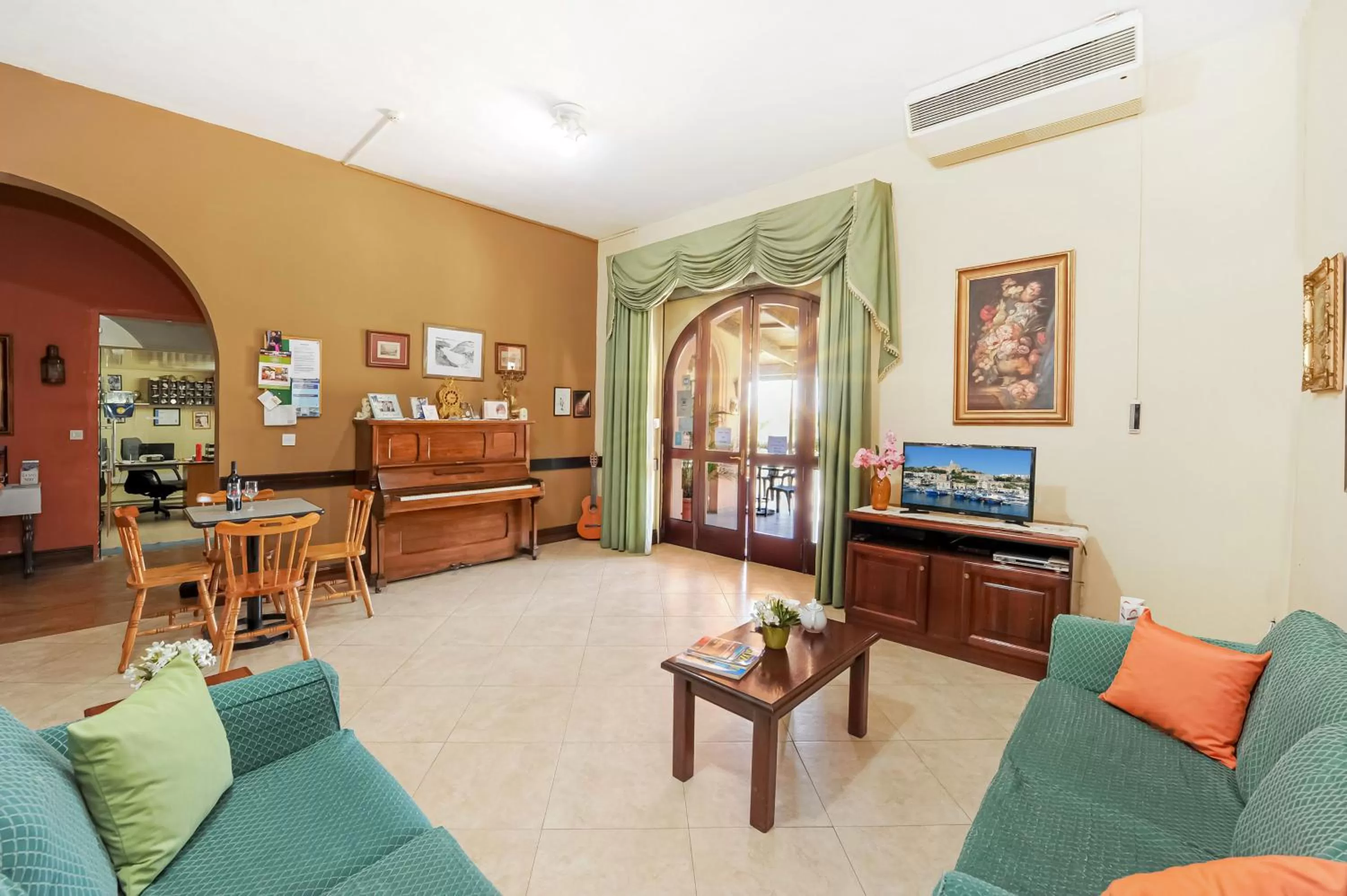 Lounge or bar in Mariblu Hotel