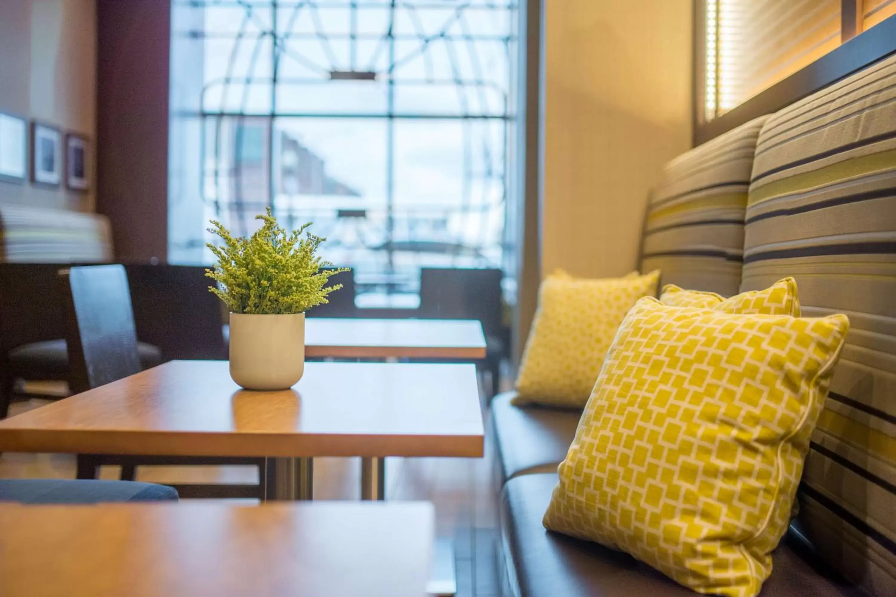 Lobby or reception, Seating Area in Hampton Inn & Suites Washington, D.C. - Navy Yard