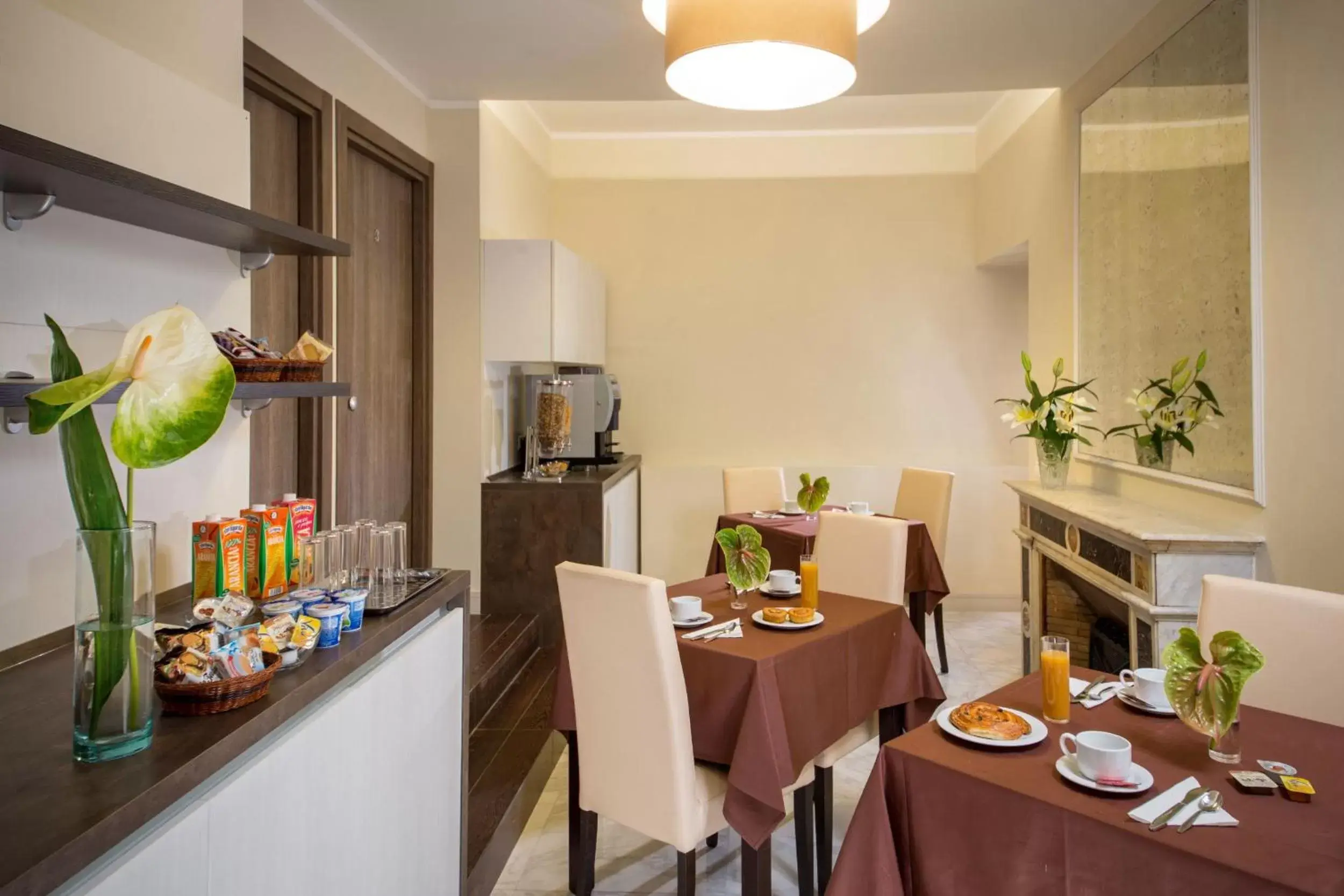 Restaurant/Places to Eat in Corso Grand Suite
