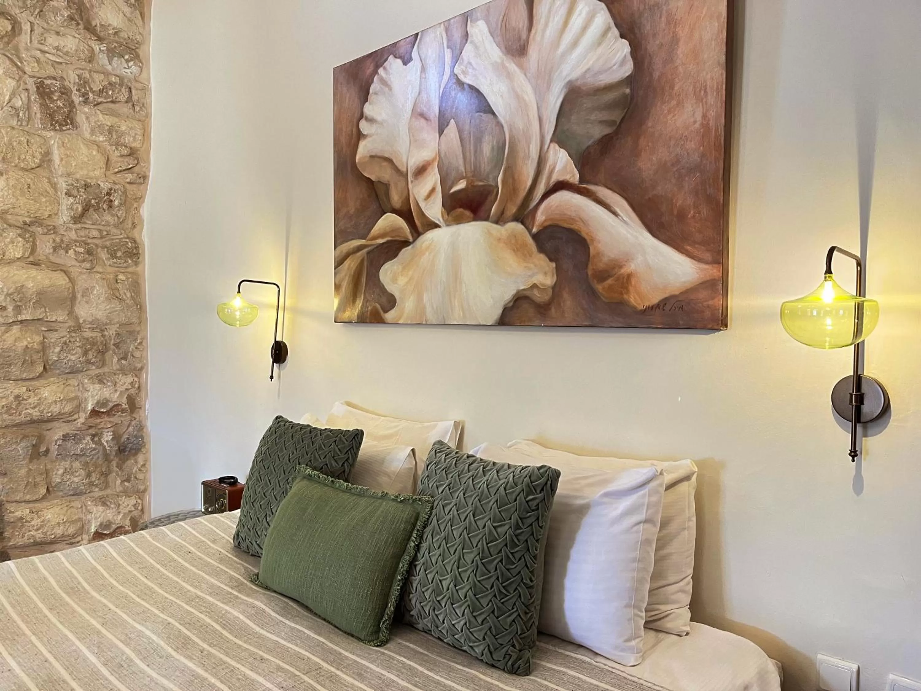 Bed in The Way Inn - Boutique Suites