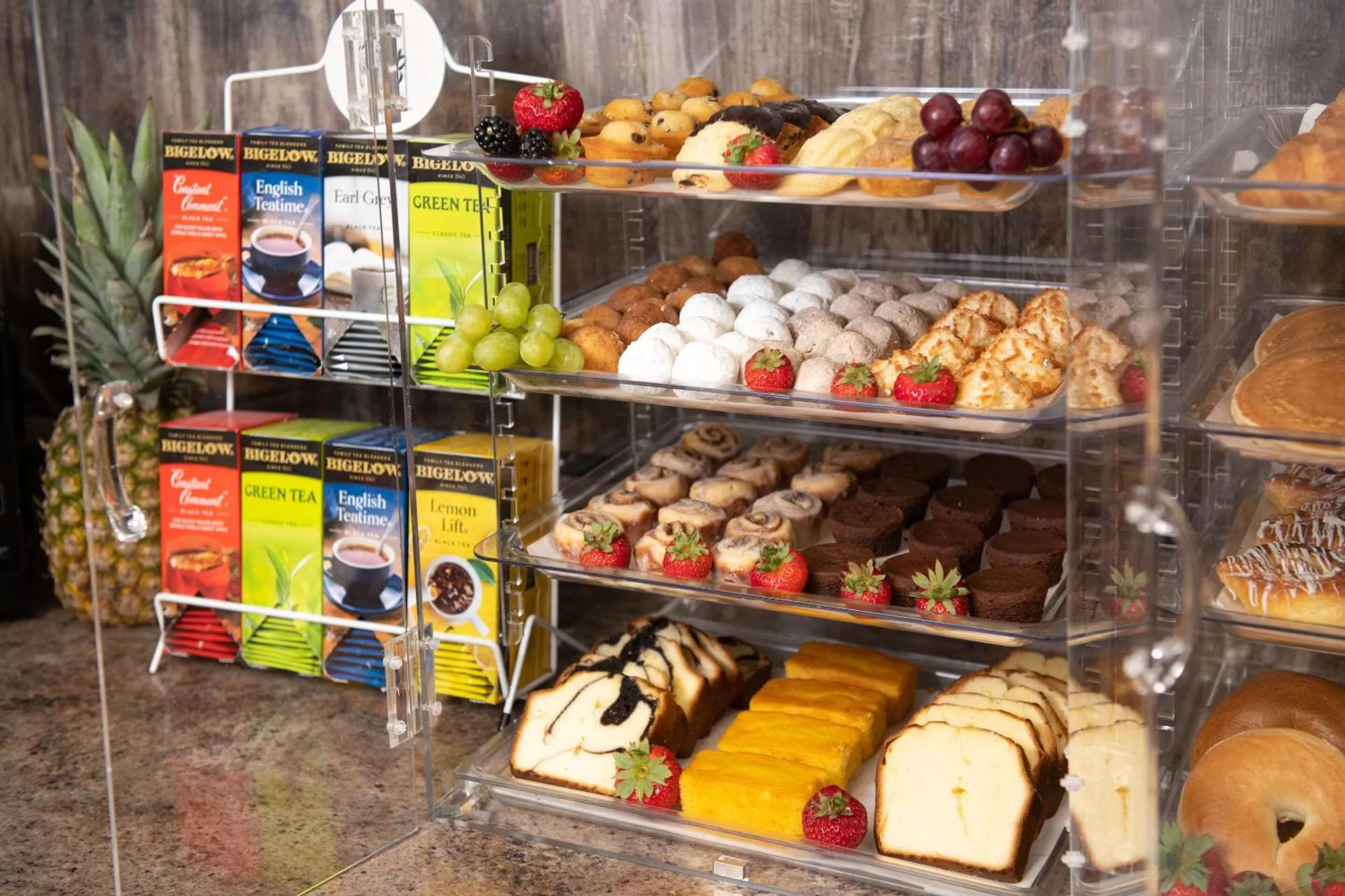 Breakfast in Rodeway Inn Middletown - Newport