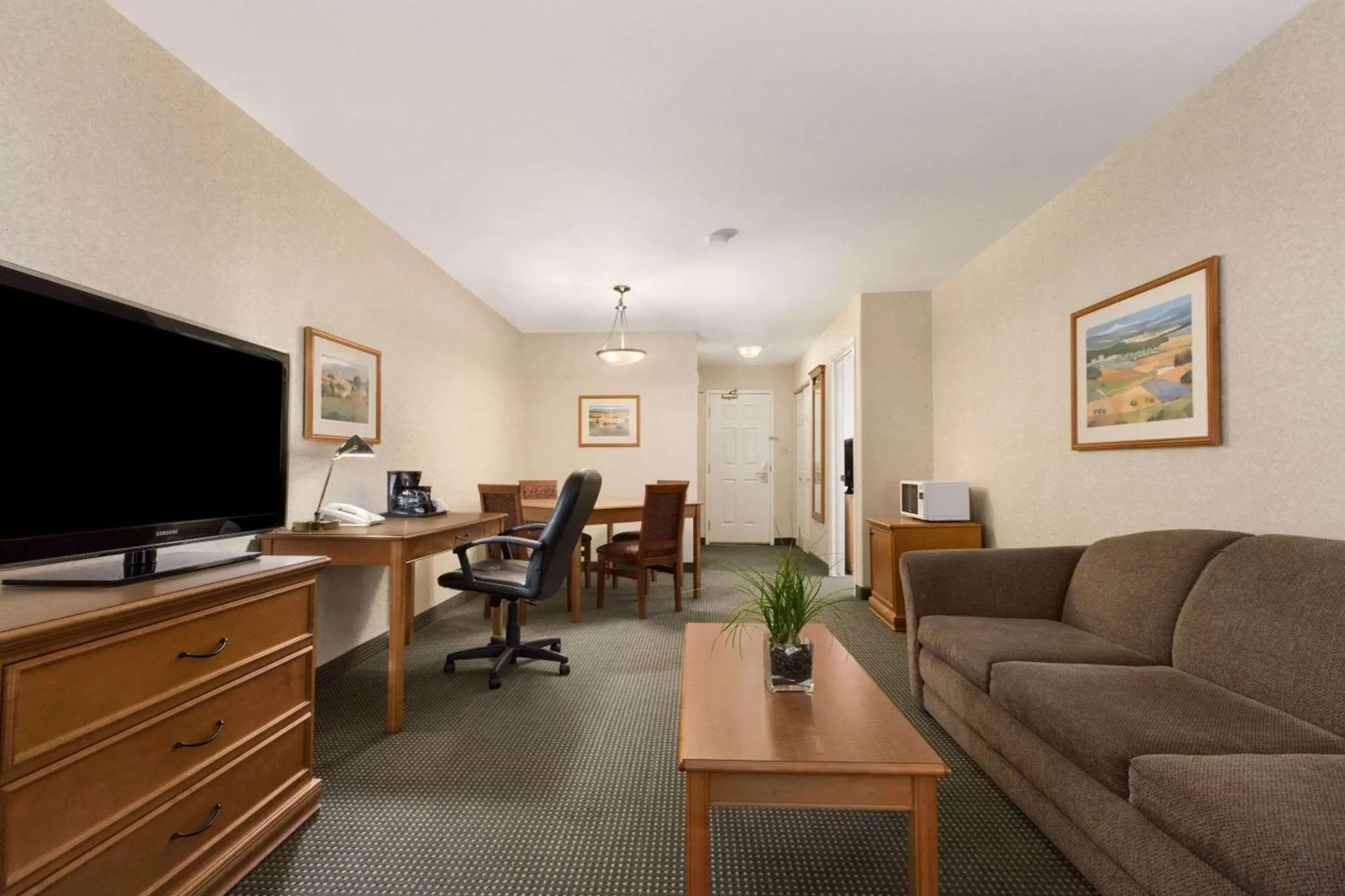 Executive Suite in Days Inn by Wyndham Saskatoon