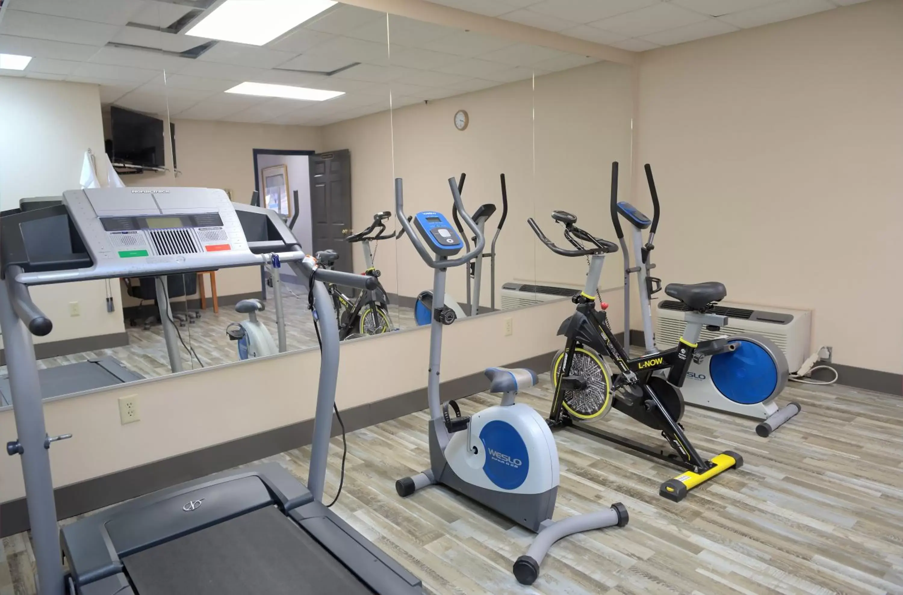 Fitness Center/Facilities in Days Inn by Wyndham Harriman