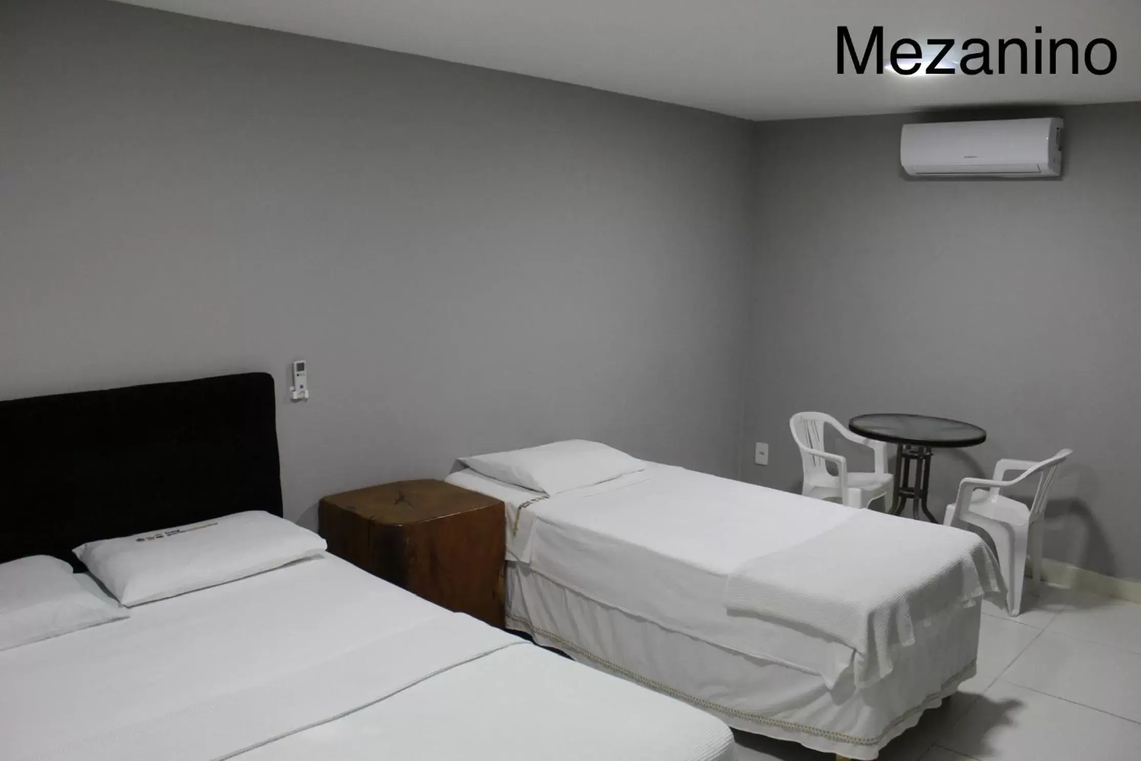 Bedroom, Bed in Hotel Porto Salvador