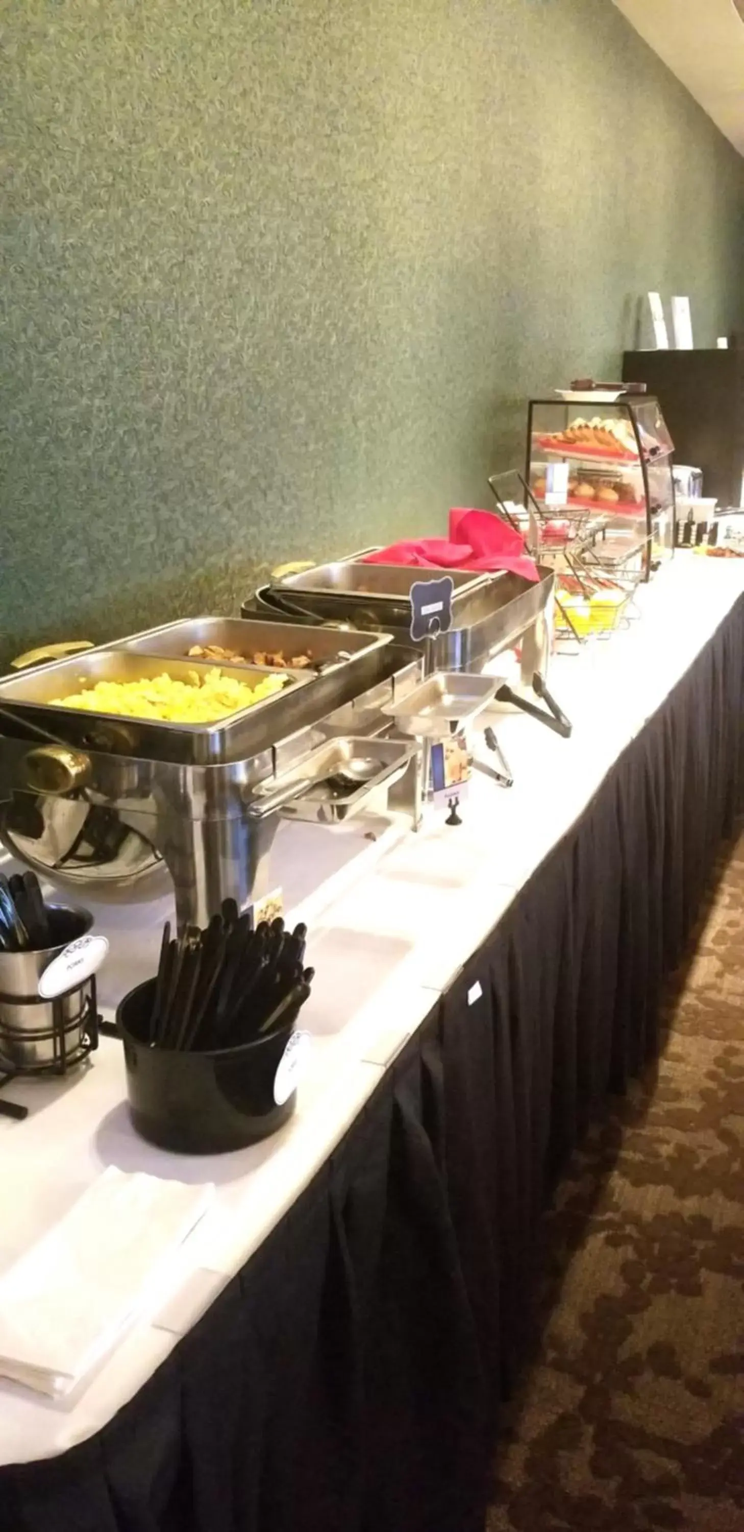 Continental breakfast, Restaurant/Places to Eat in Best Western Sheridan Center