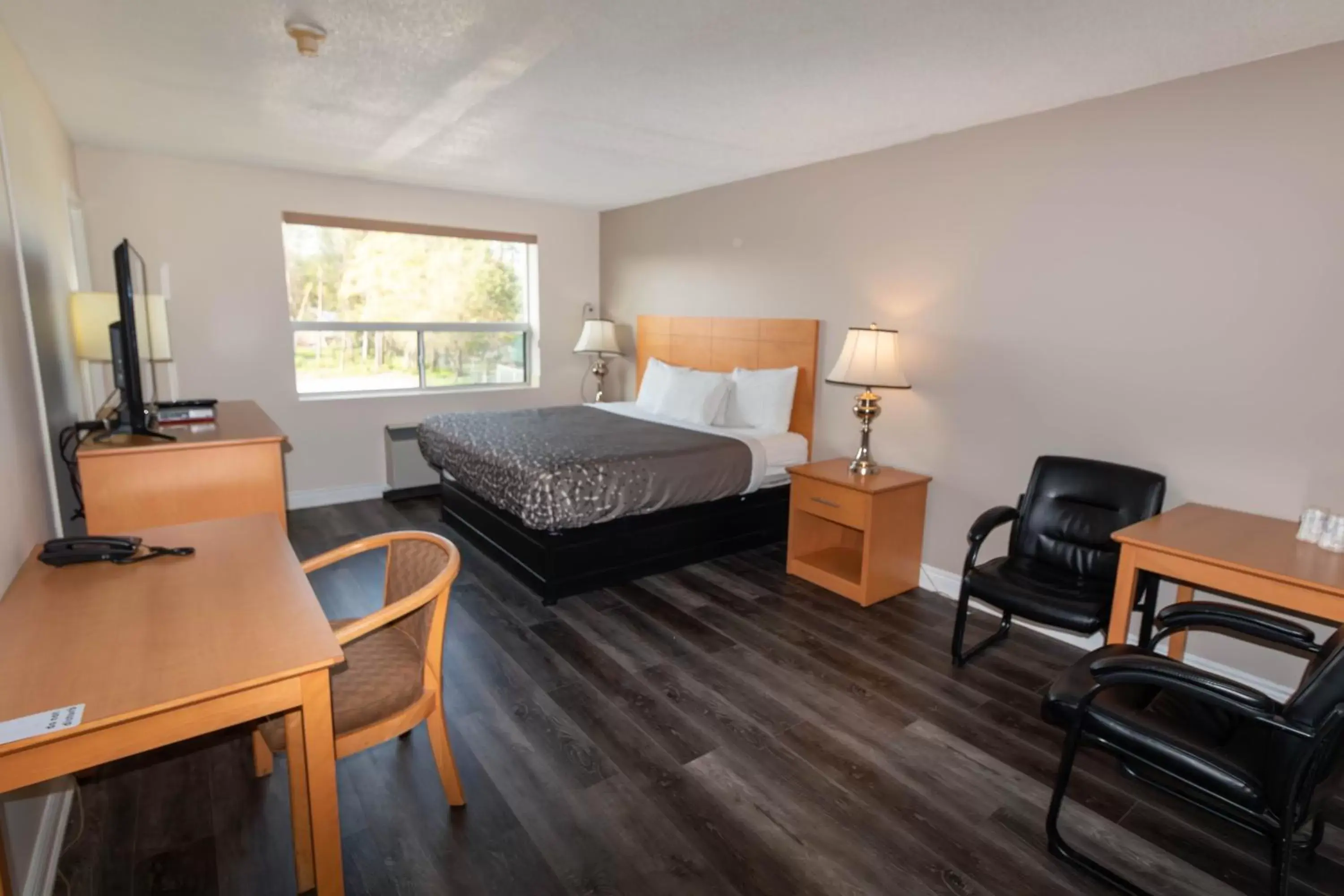 Borden Inn and Suites