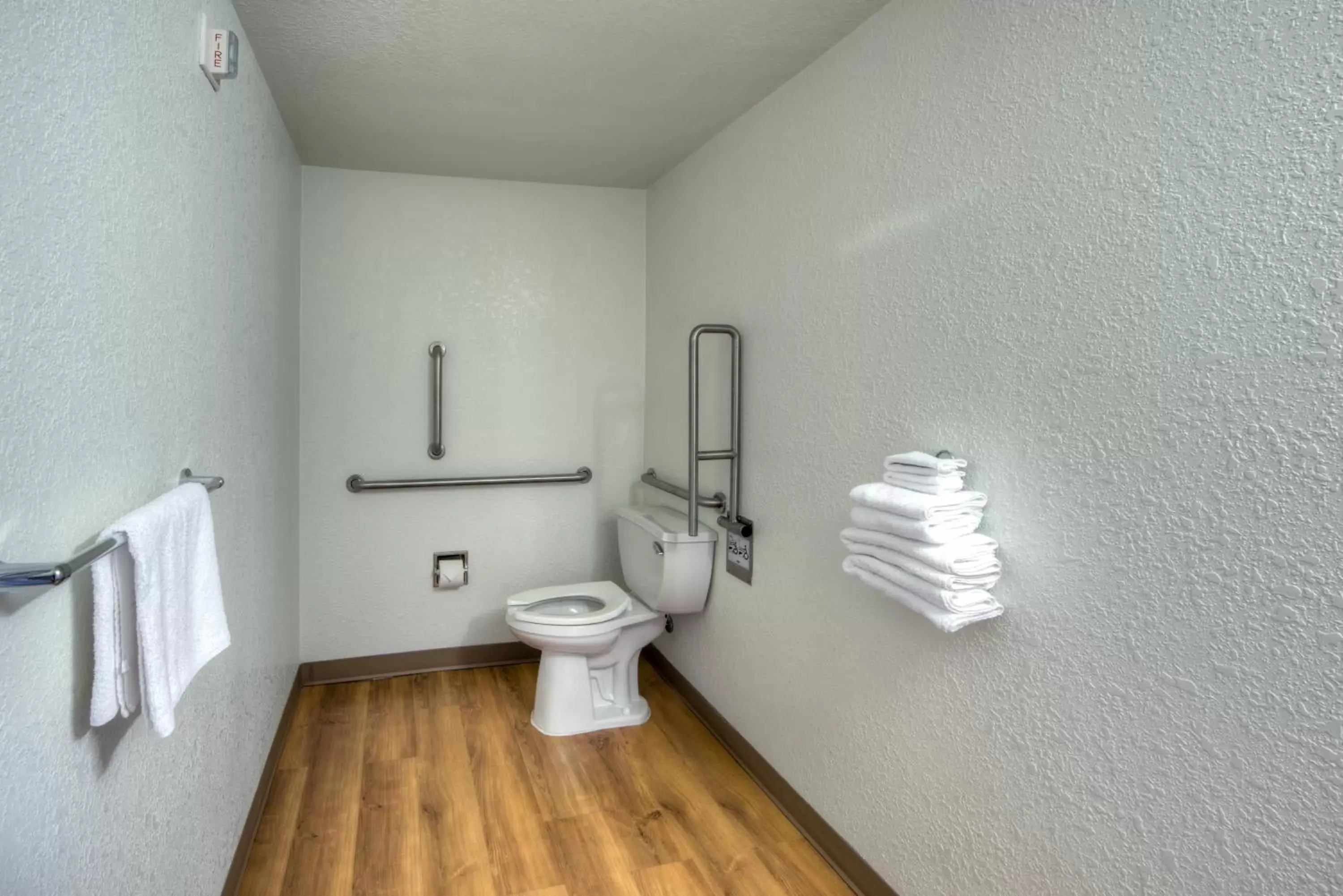 Toilet, Bathroom in Motel 6-Niantic, CT - New London