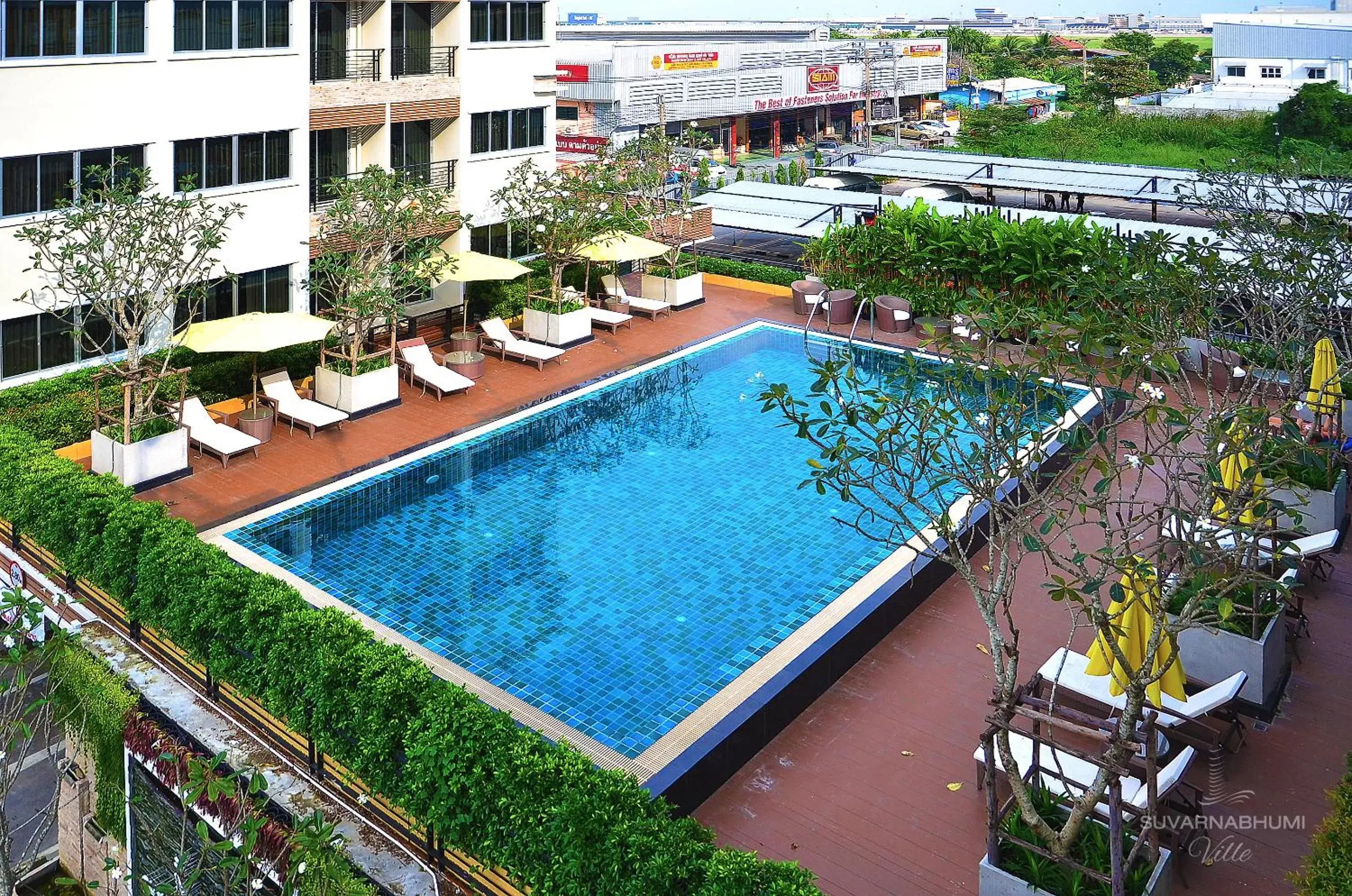 Swimming pool, Pool View in Suvarnabhumi Ville Airport Hotel