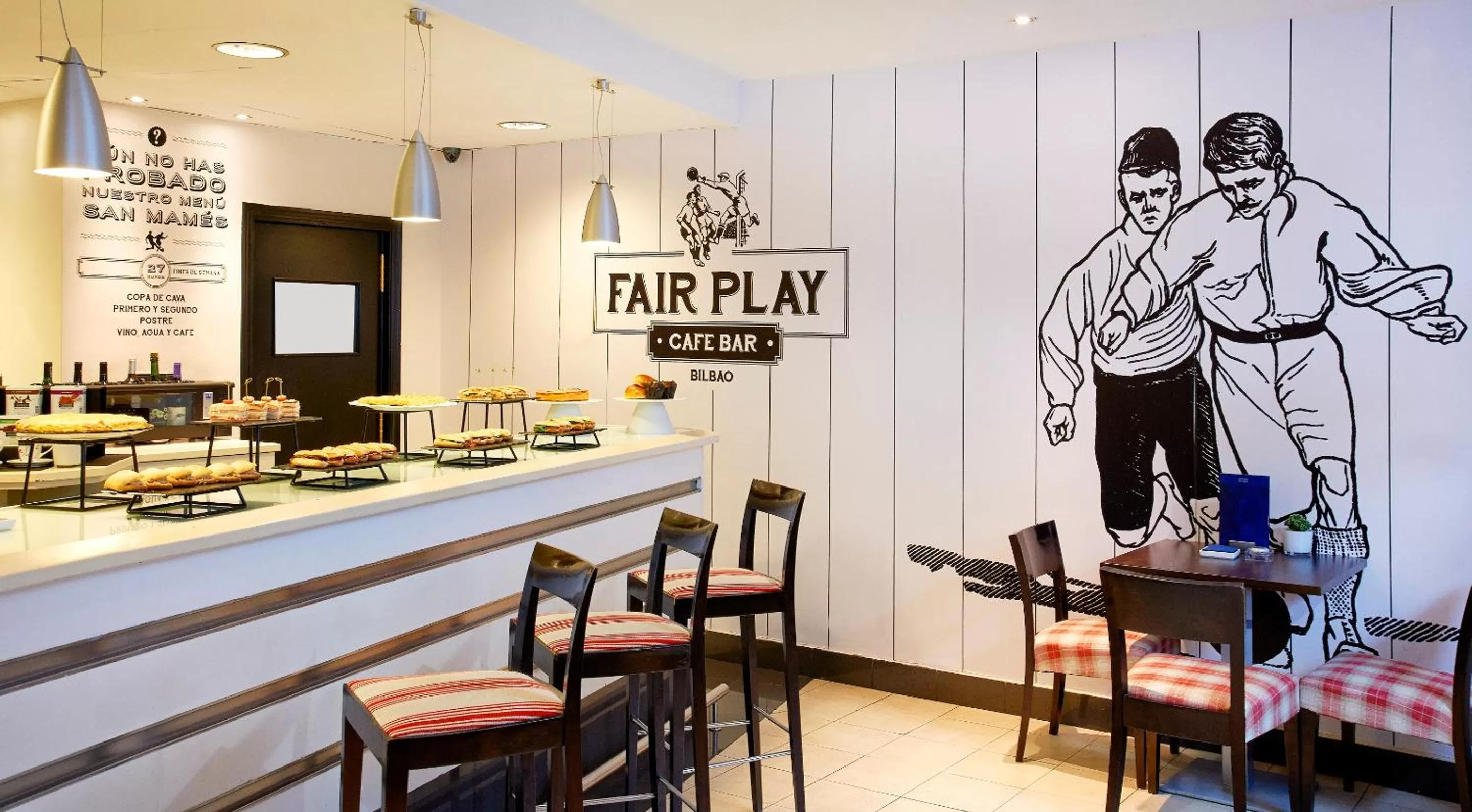 Lounge or bar in Abba Euskalduna Hotel