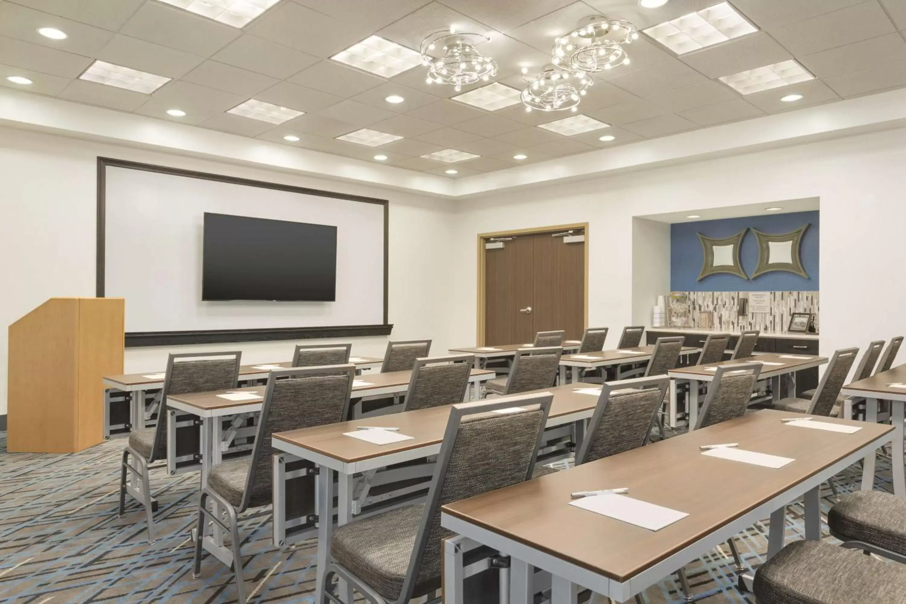 Meeting/conference room in Hampton Inn & Suites Herndon-Reston