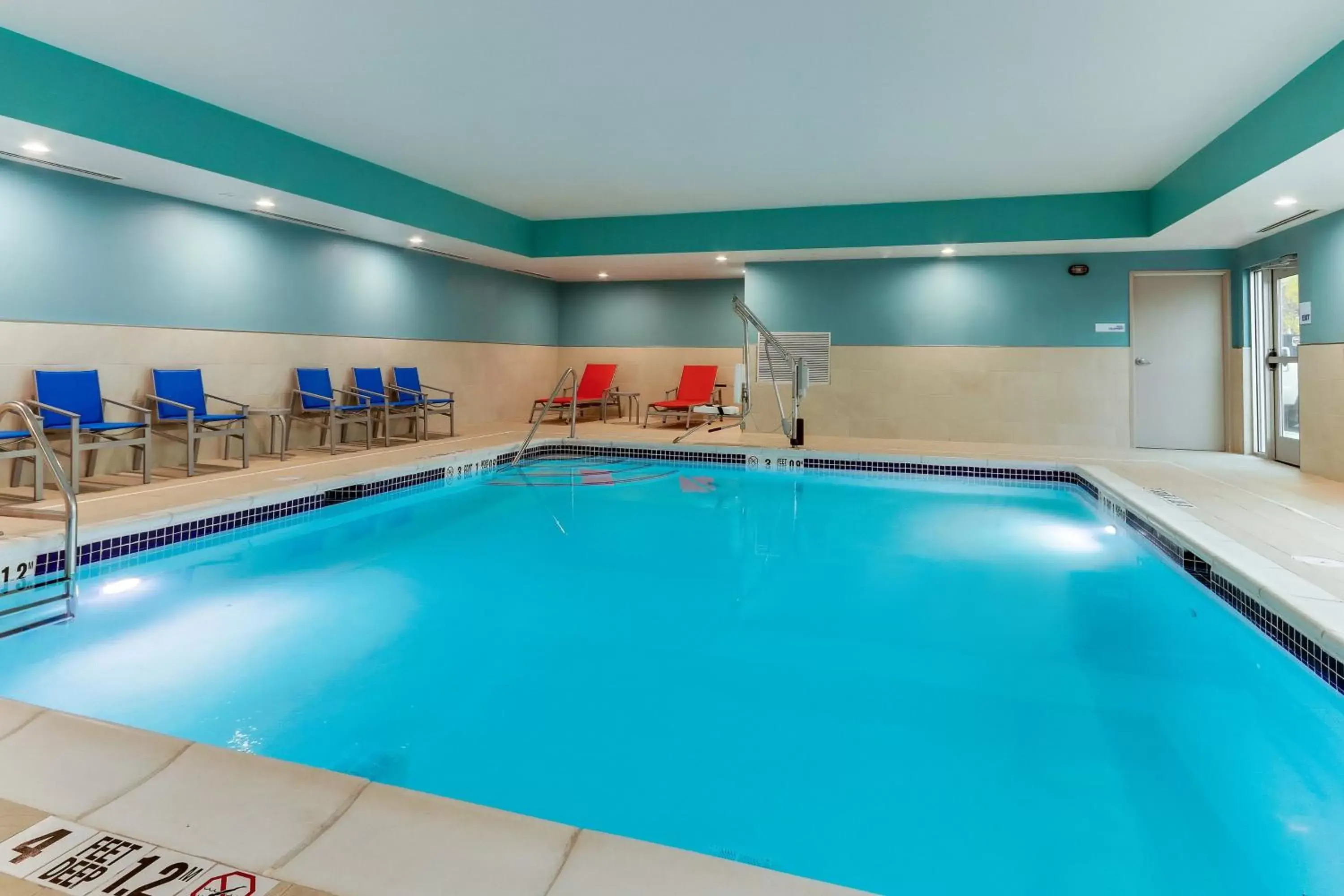 Swimming pool in Holiday Inn Express & Suites - Middletown - Goshen by IHG Swimming pool in Holiday Inn Express & Suites - Middletown - Goshen by IHG
