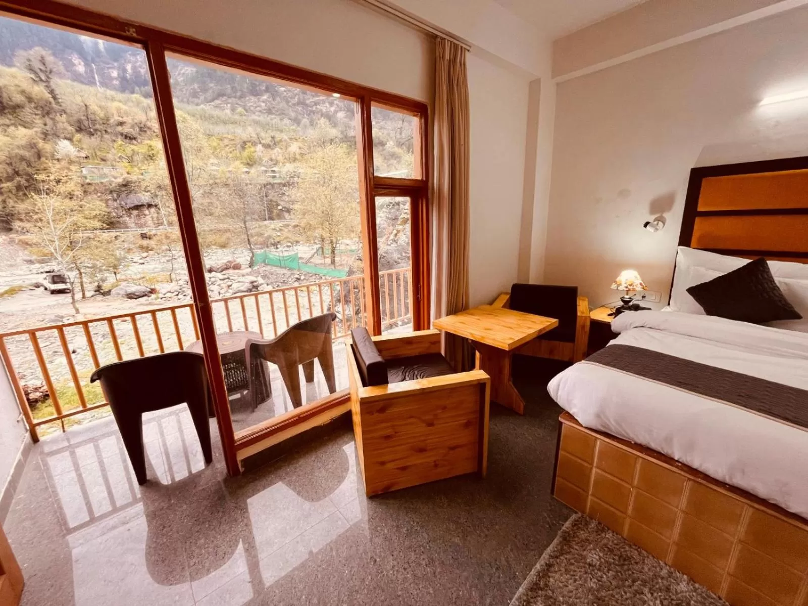 Himalayan Riverside Resort, Manali