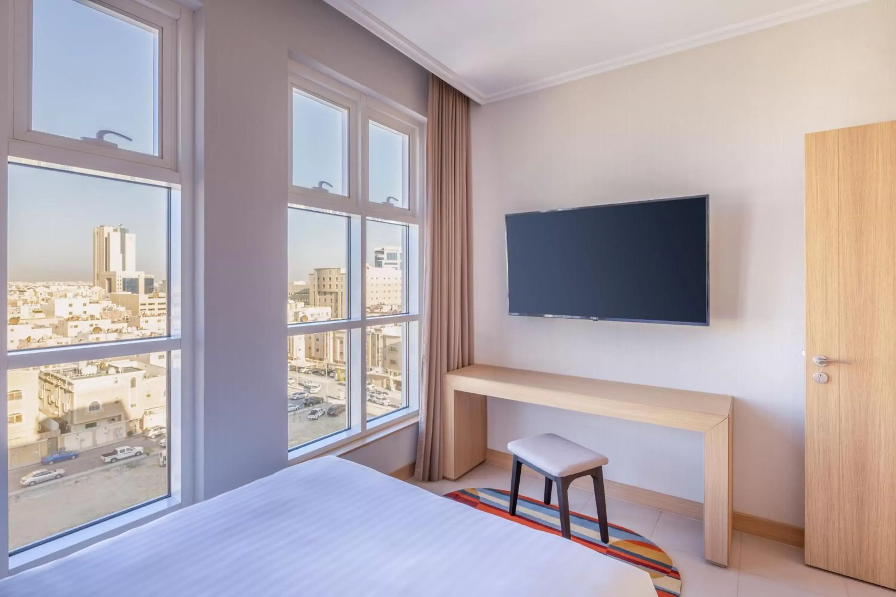 Bedroom, TV/Entertainment Center in Residence Inn by Marriott Dammam