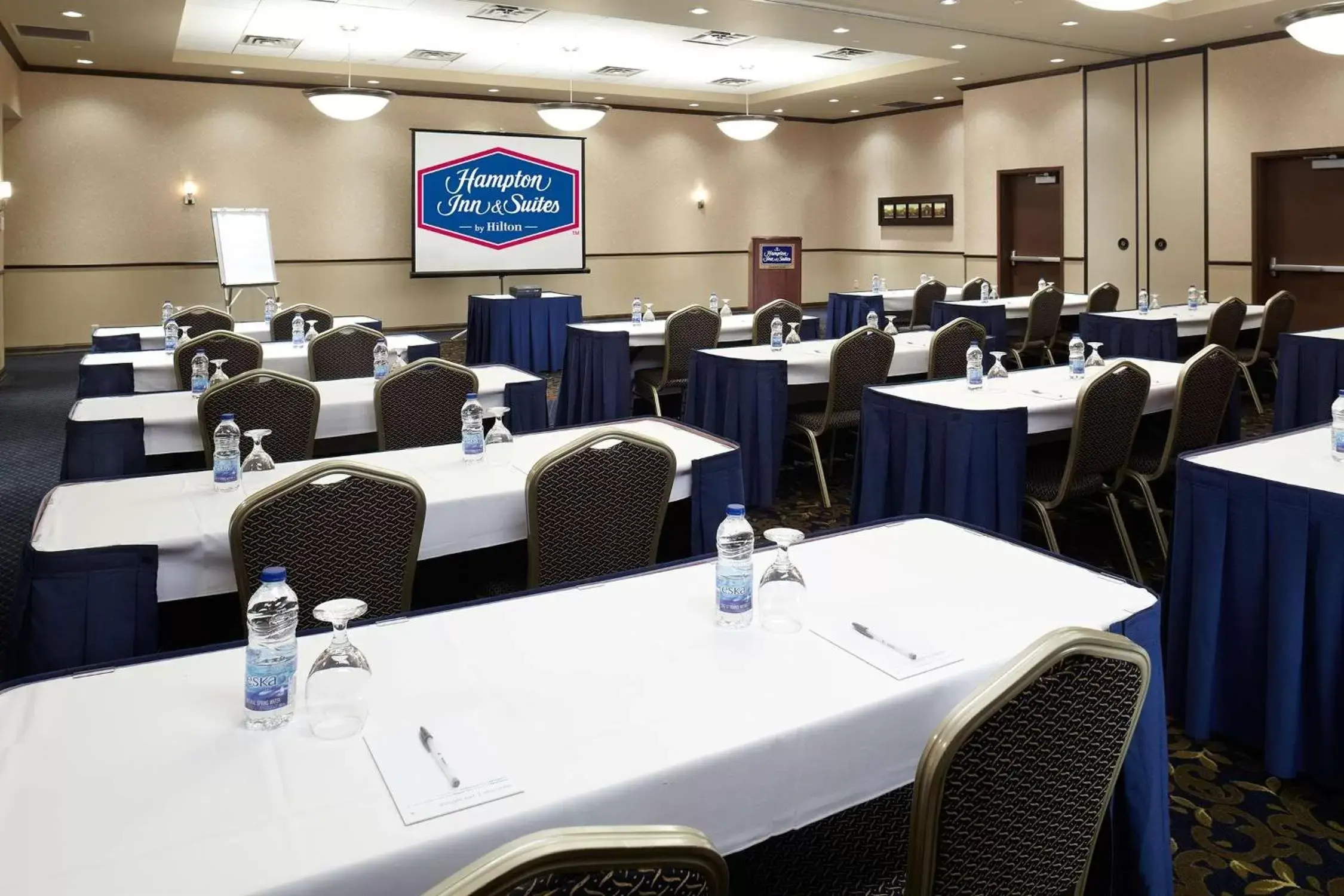 Meeting/conference room, Business Area/Conference Room in Hampton Inn & Suites Montreal-Dorval