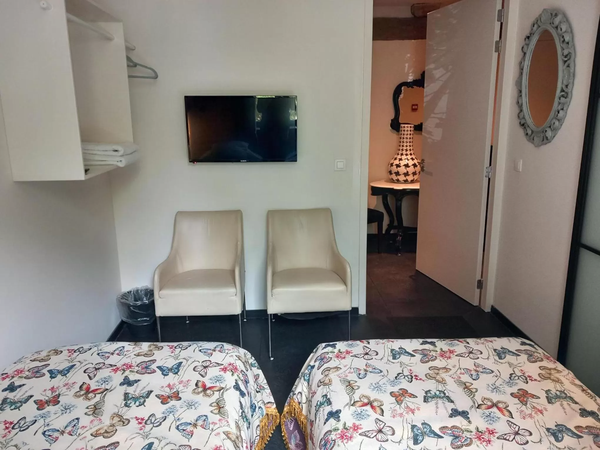 Bed in Meschermolen, overnachten in de schuur
