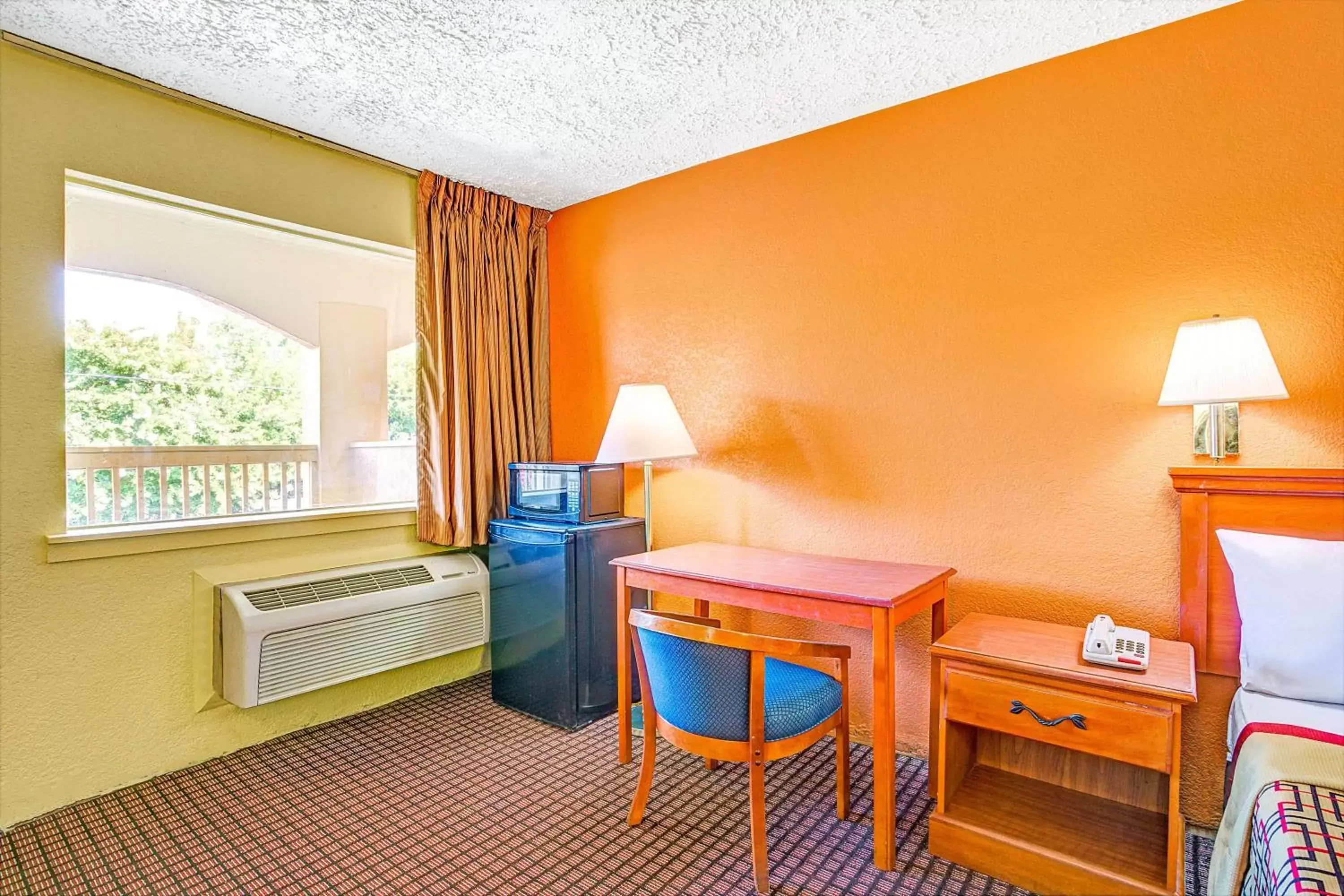 Photo of the whole room in Days Inn by Wyndham Chesapeake