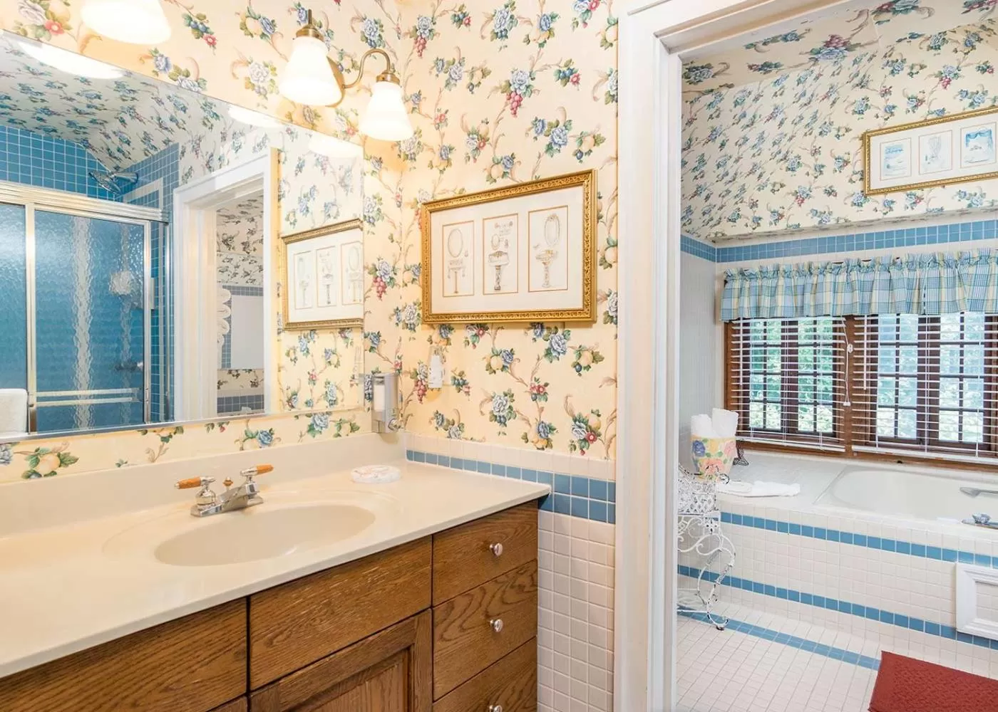 Bathroom in Highland Lake Inn & Resort - Flat Rock