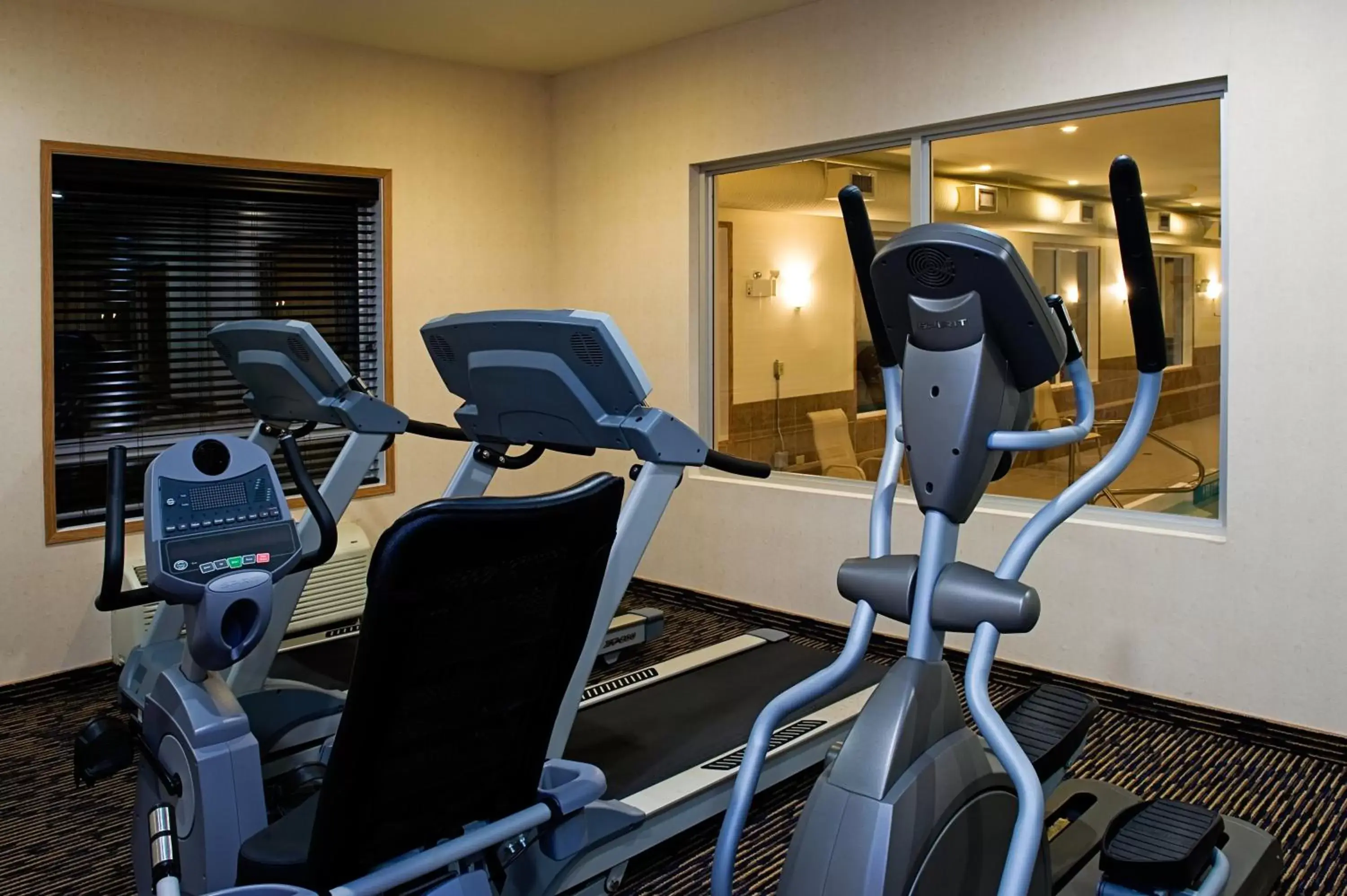 Fitness centre/facilities, Fitness Center/Facilities in Holiday Inn Express & Suites-Regina-South, an IHG Hotel