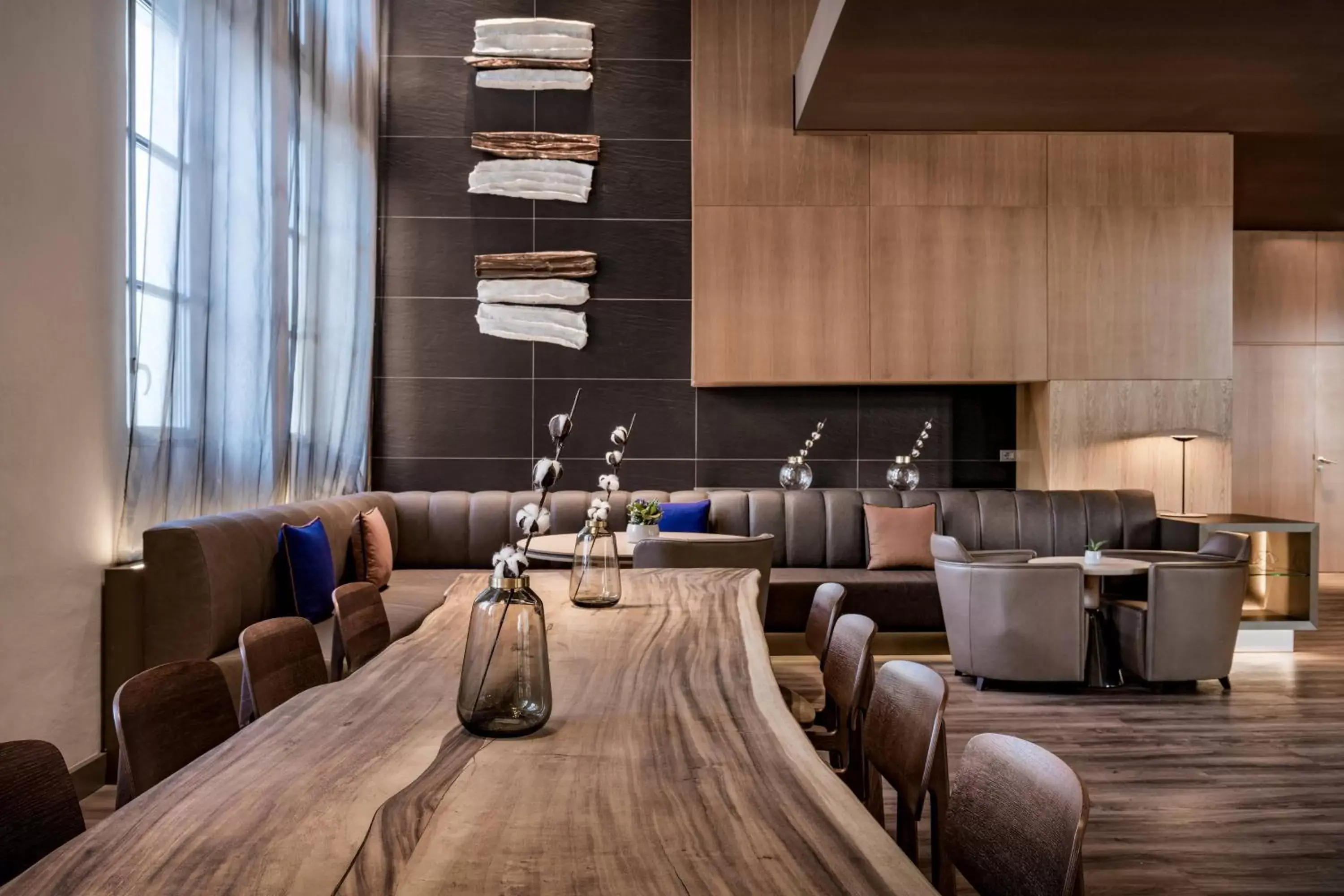 Lounge or bar in AC Hotel Torino by Marriott