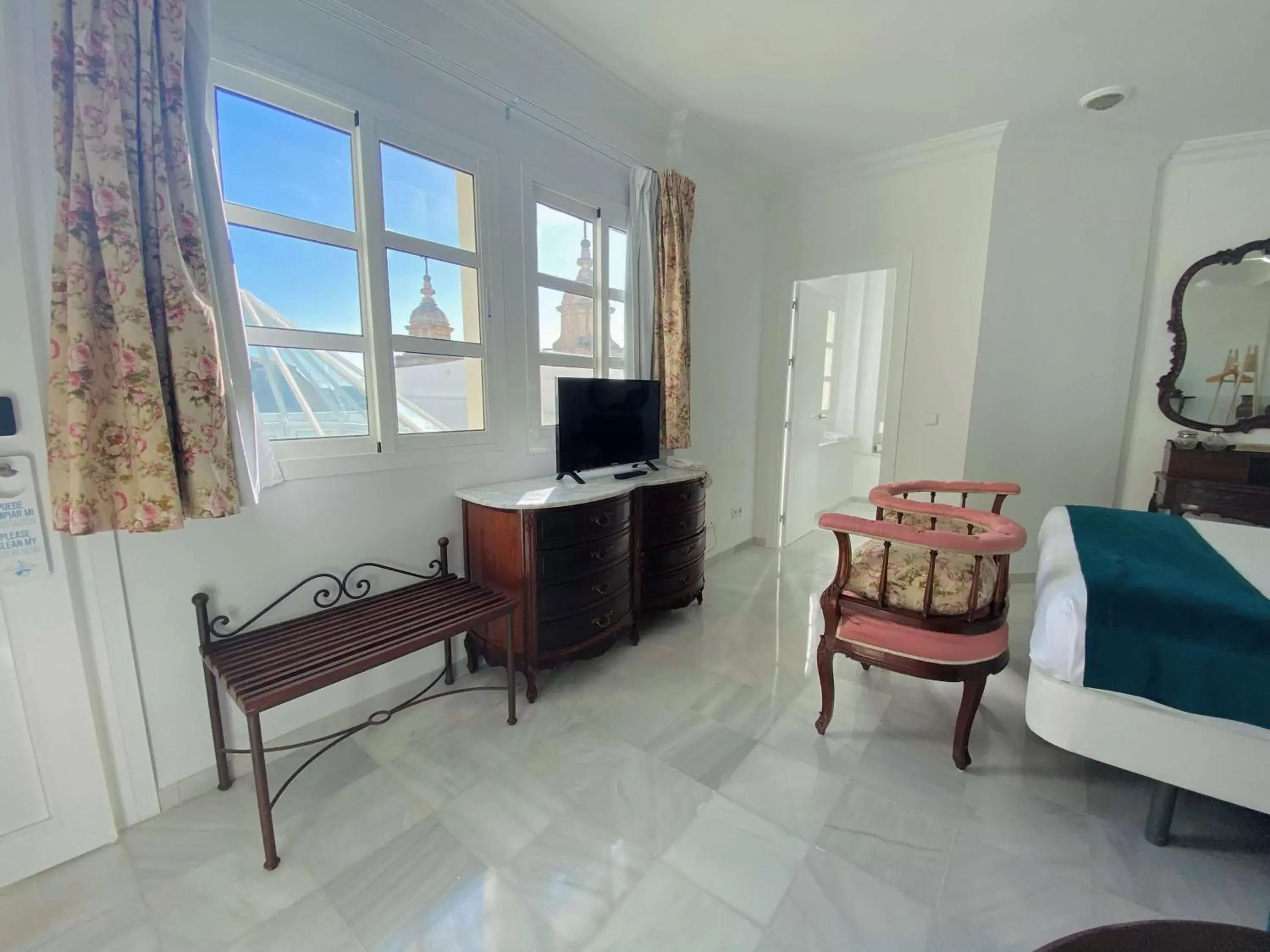 Bedroom, Seating Area in Hotel Las Cortes De Cádiz