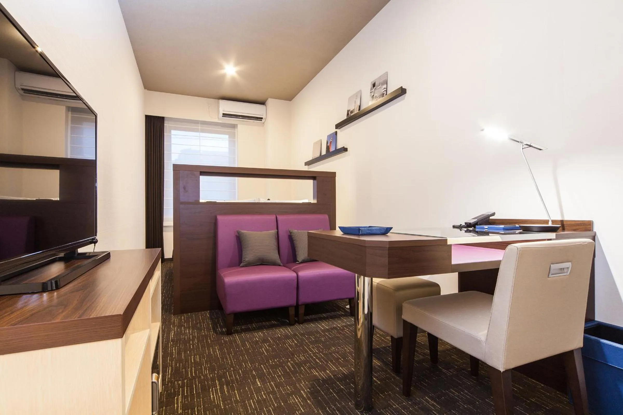 TV and multimedia in HOTEL MYSTAYS Haneda