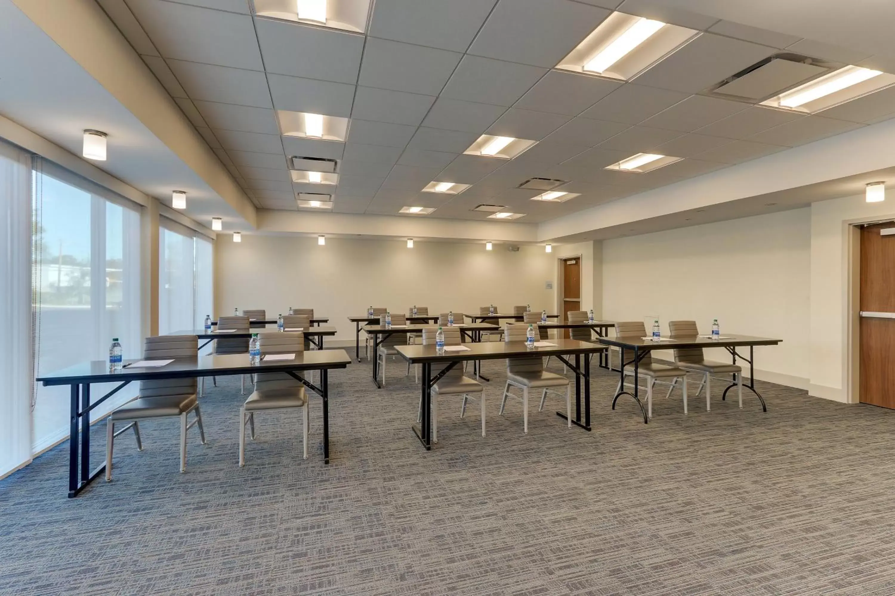 Meeting/conference room in Holiday Inn Express & Suites - Roanoke – Civic Center