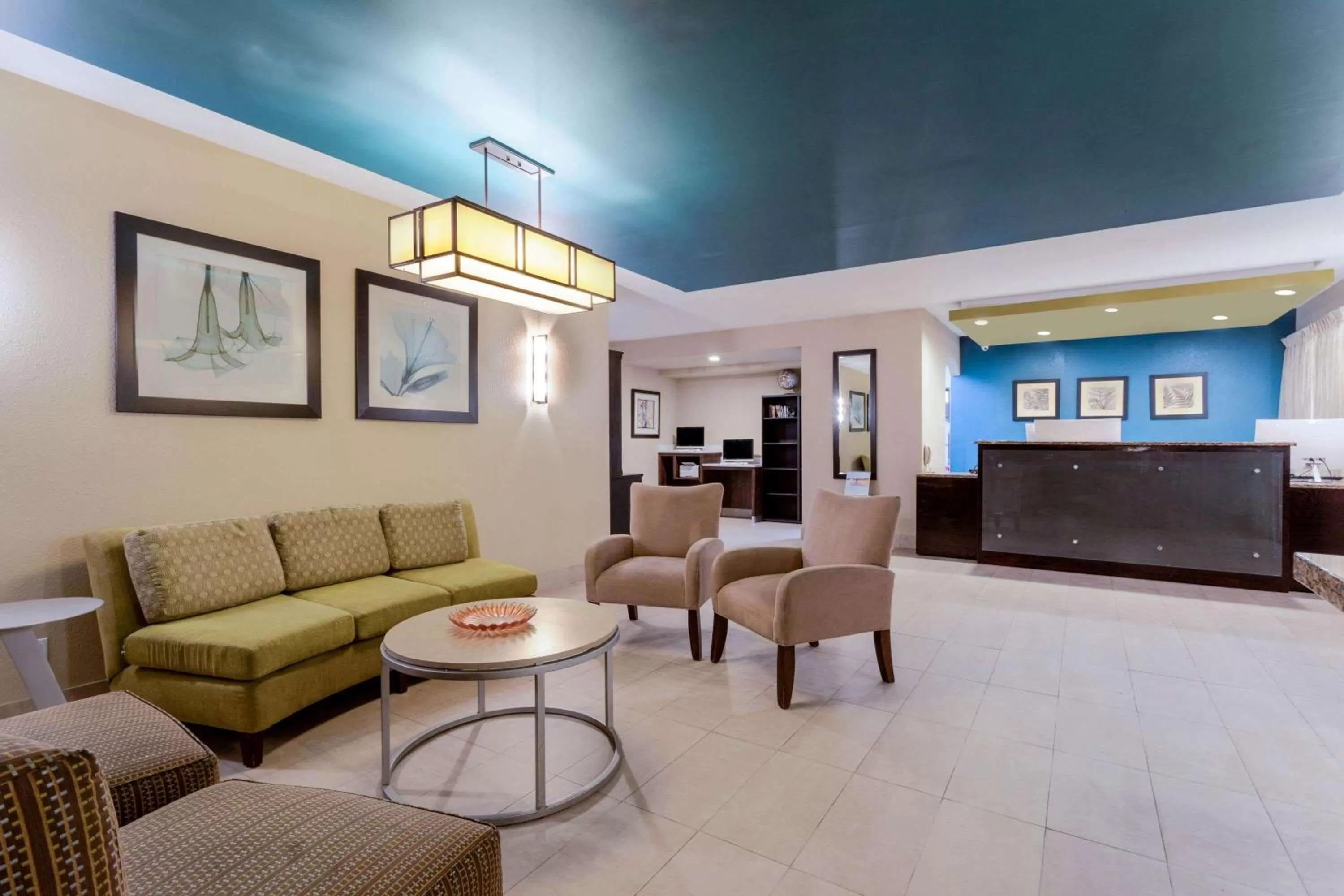 Lobby or reception in La Quinta by Wyndham Henderson-Northeast Denver