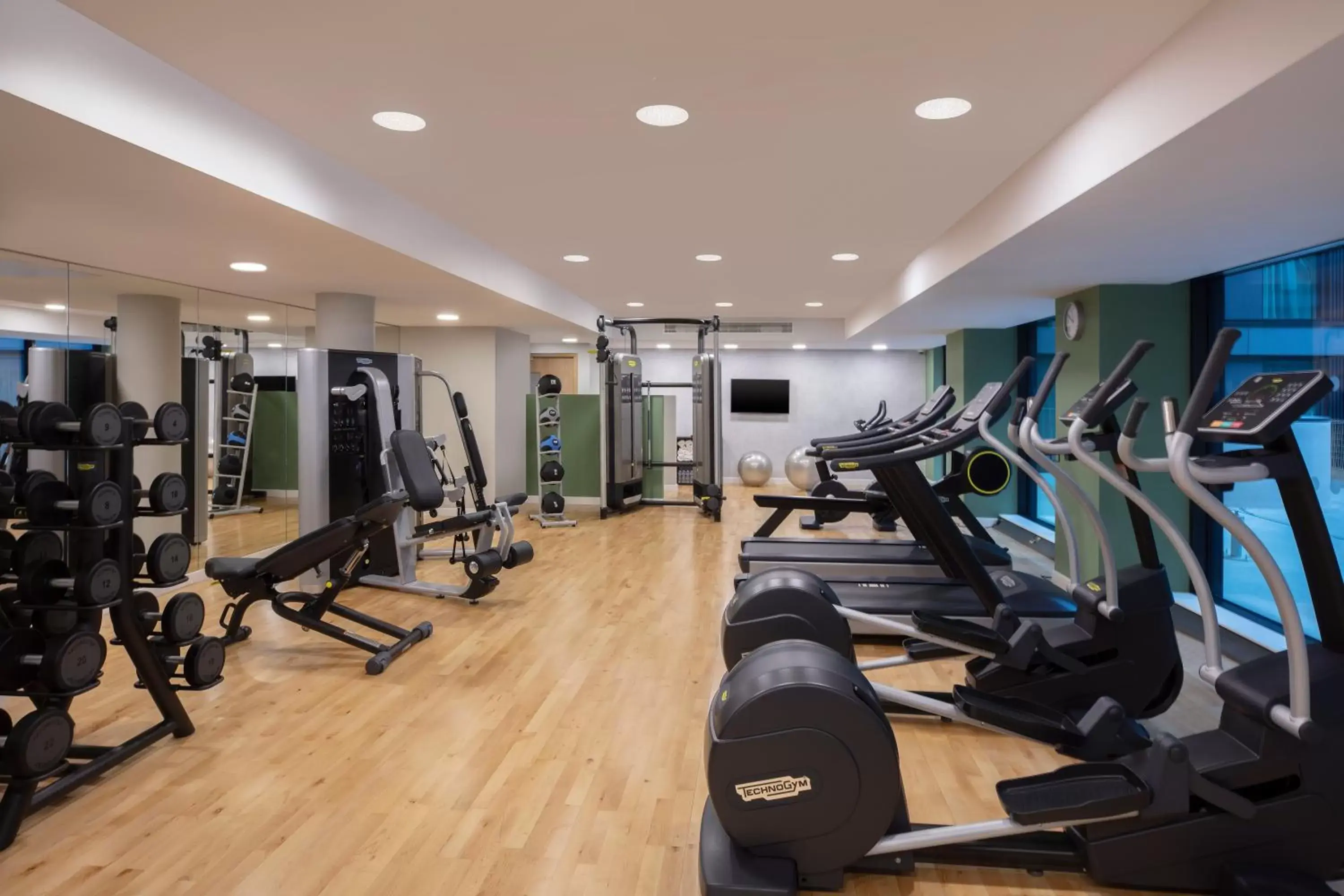 Fitness centre/facilities in Staybridge Suites London Heathrow - Bath Road, an IHG Aparthotel Fitness centre/facilities in Staybridge Suites London Heathrow - Bath Road, an IHG Aparthotel