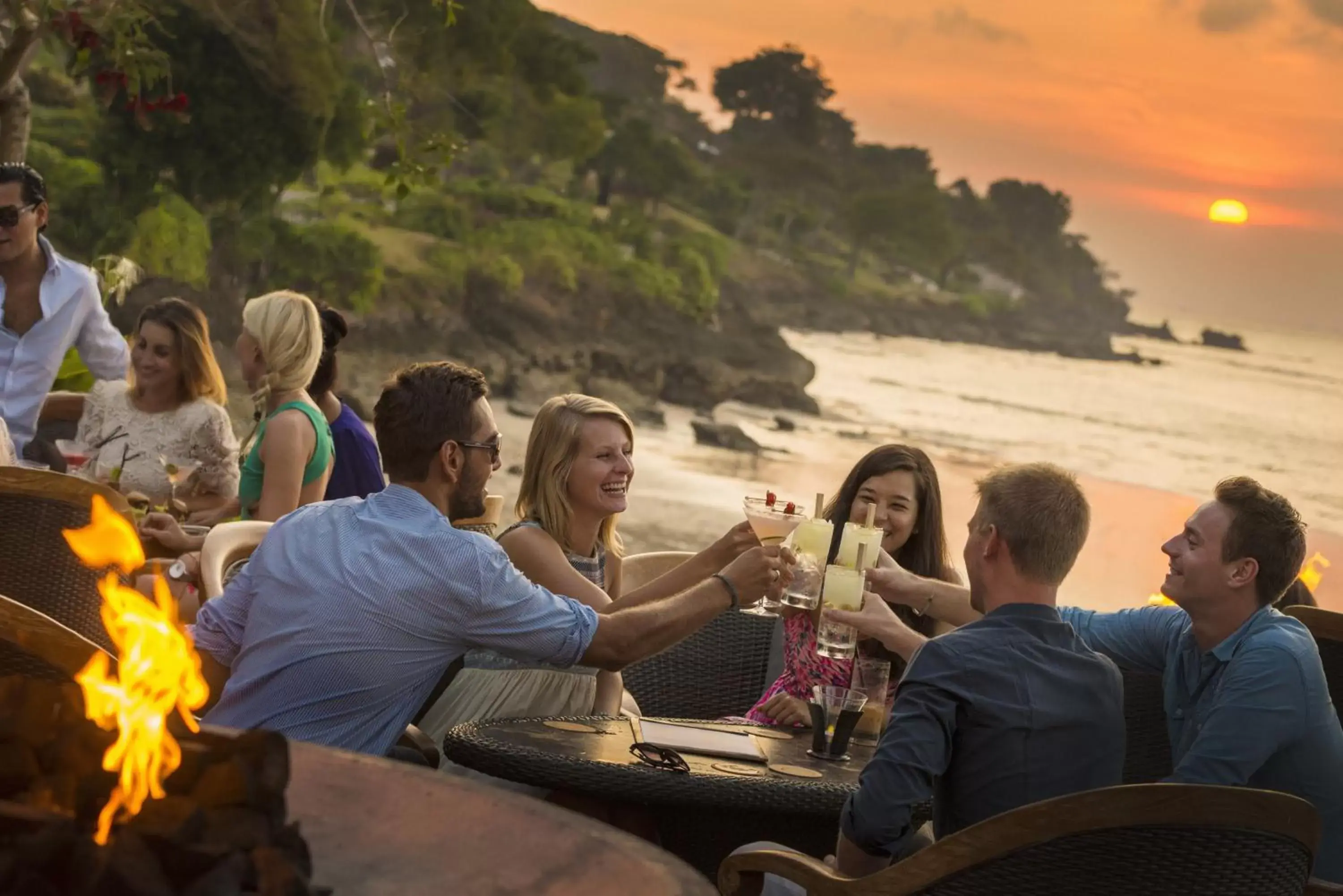 Lounge or bar, Guests in Four Seasons Resort Bali at Jimbaran Bay