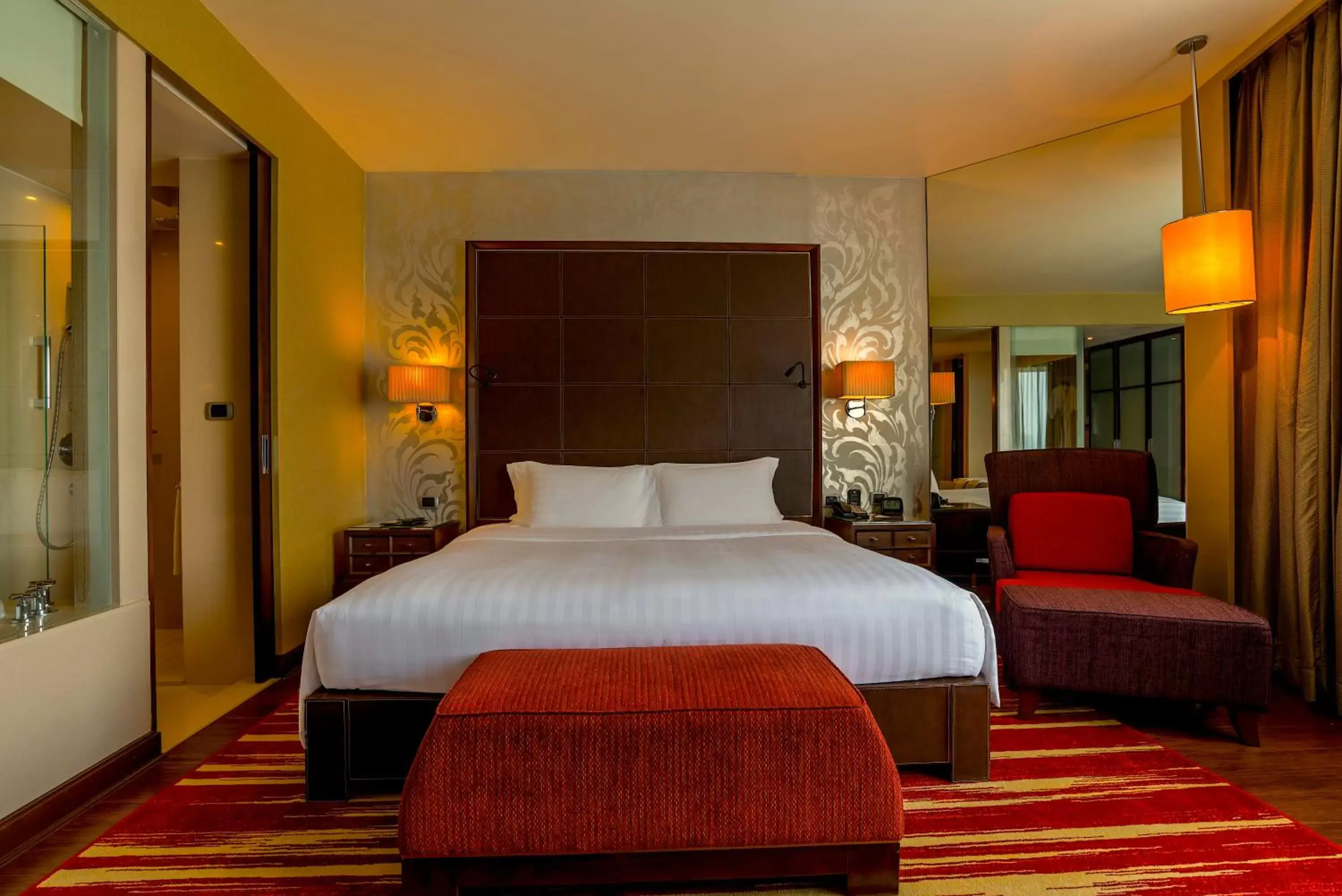 Premium Deluxe King Room with City View in Pullman Bangkok Grande Sukhumvit Premium Deluxe King Room with City View in Pullman Bangkok Grande Sukhumvit