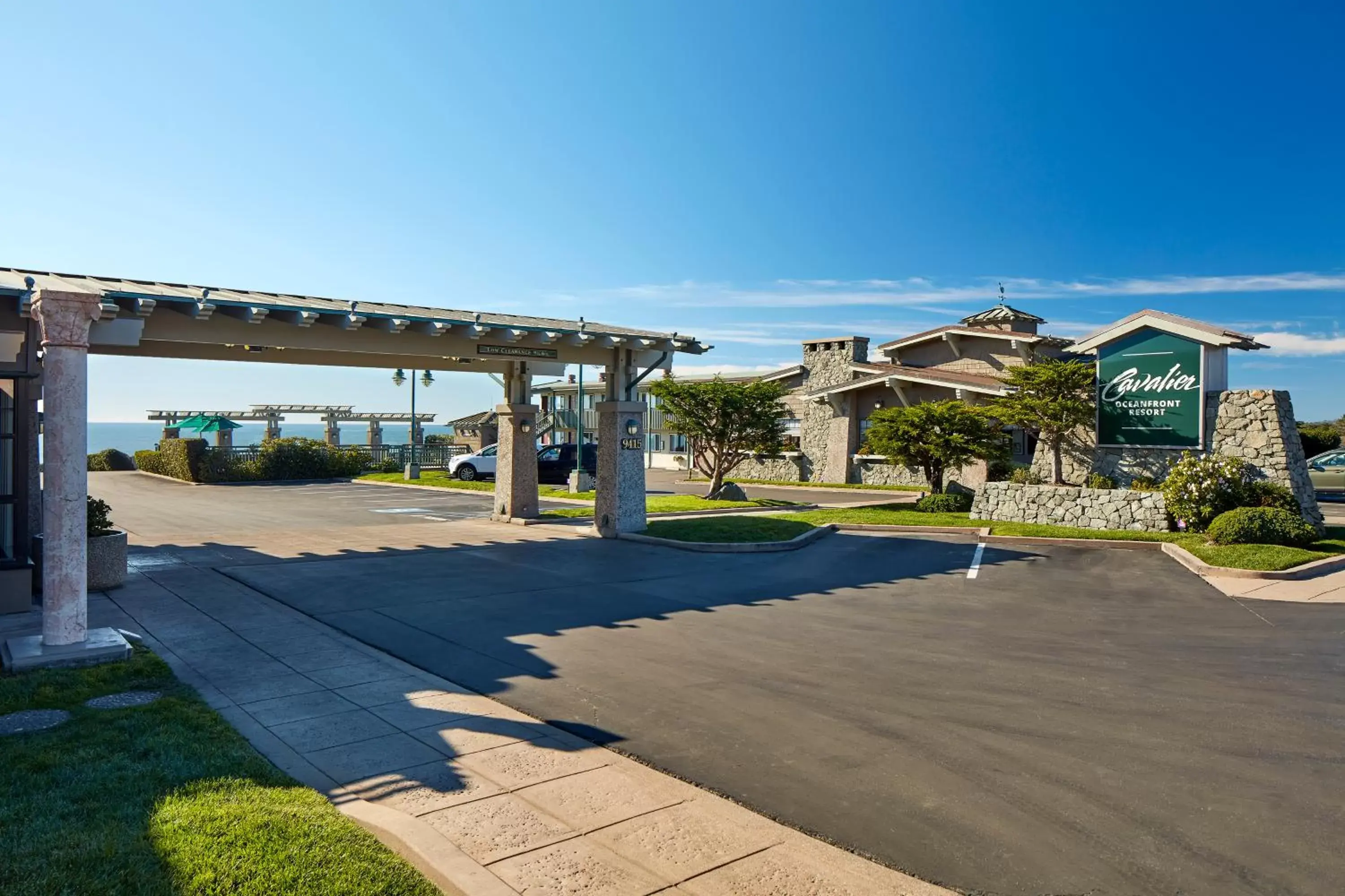 Facade/entrance in Cavalier Oceanfront Resort Facade/entrance in Cavalier Oceanfront Resort