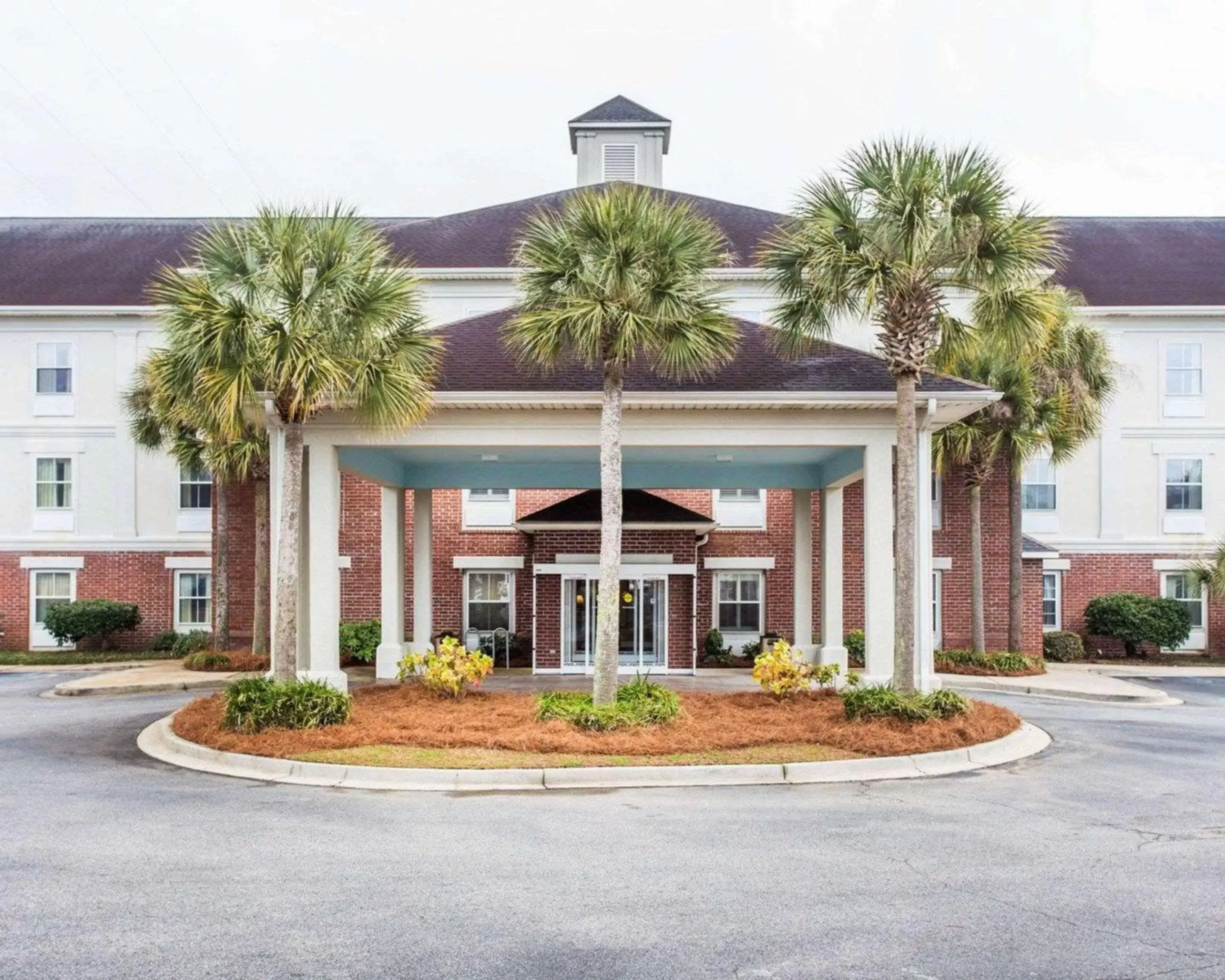 Property Building in Comfort Inn & Suites Patriots Point