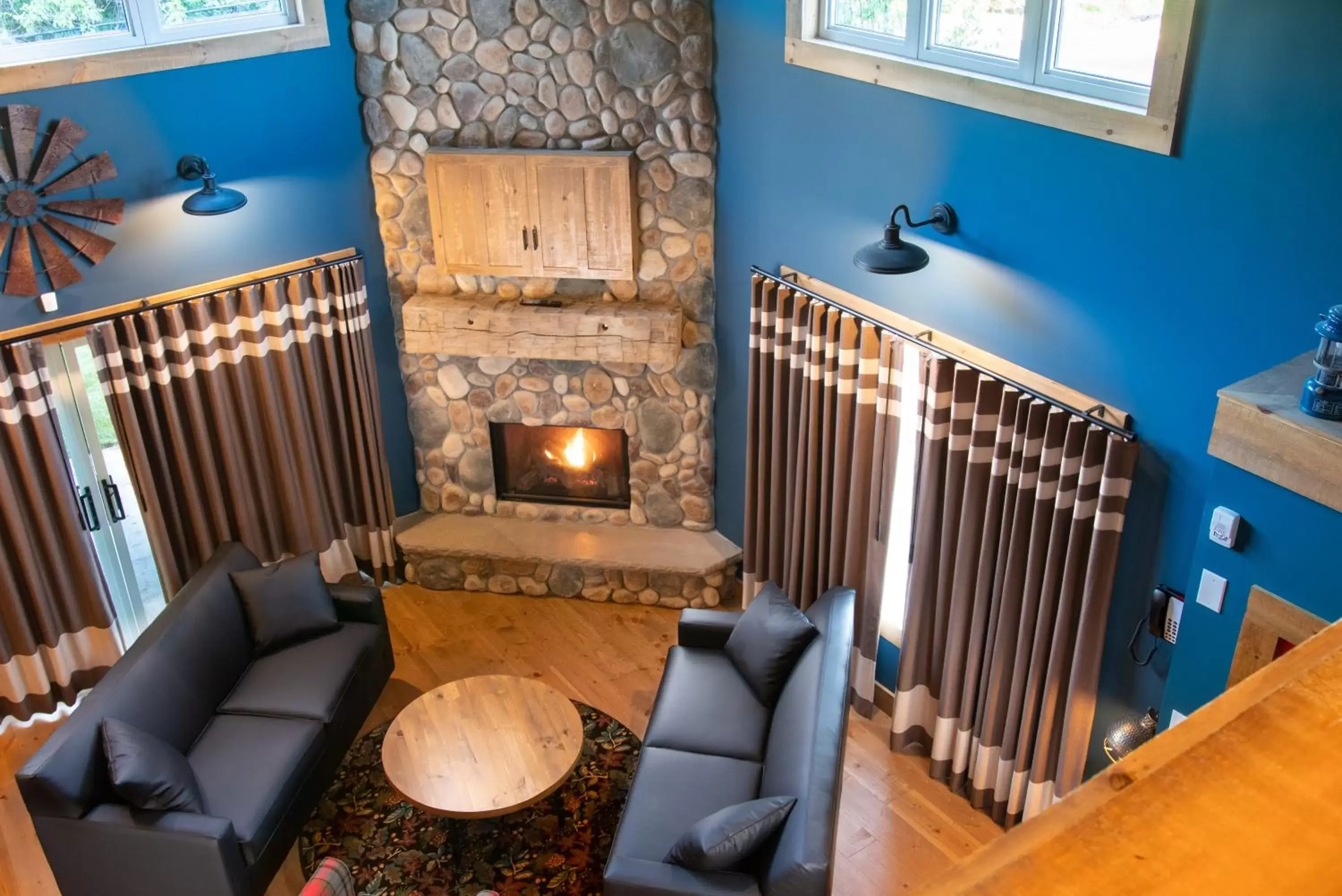 Living room, Seating Area in Great Wolf Lodge - Niagara Falls
