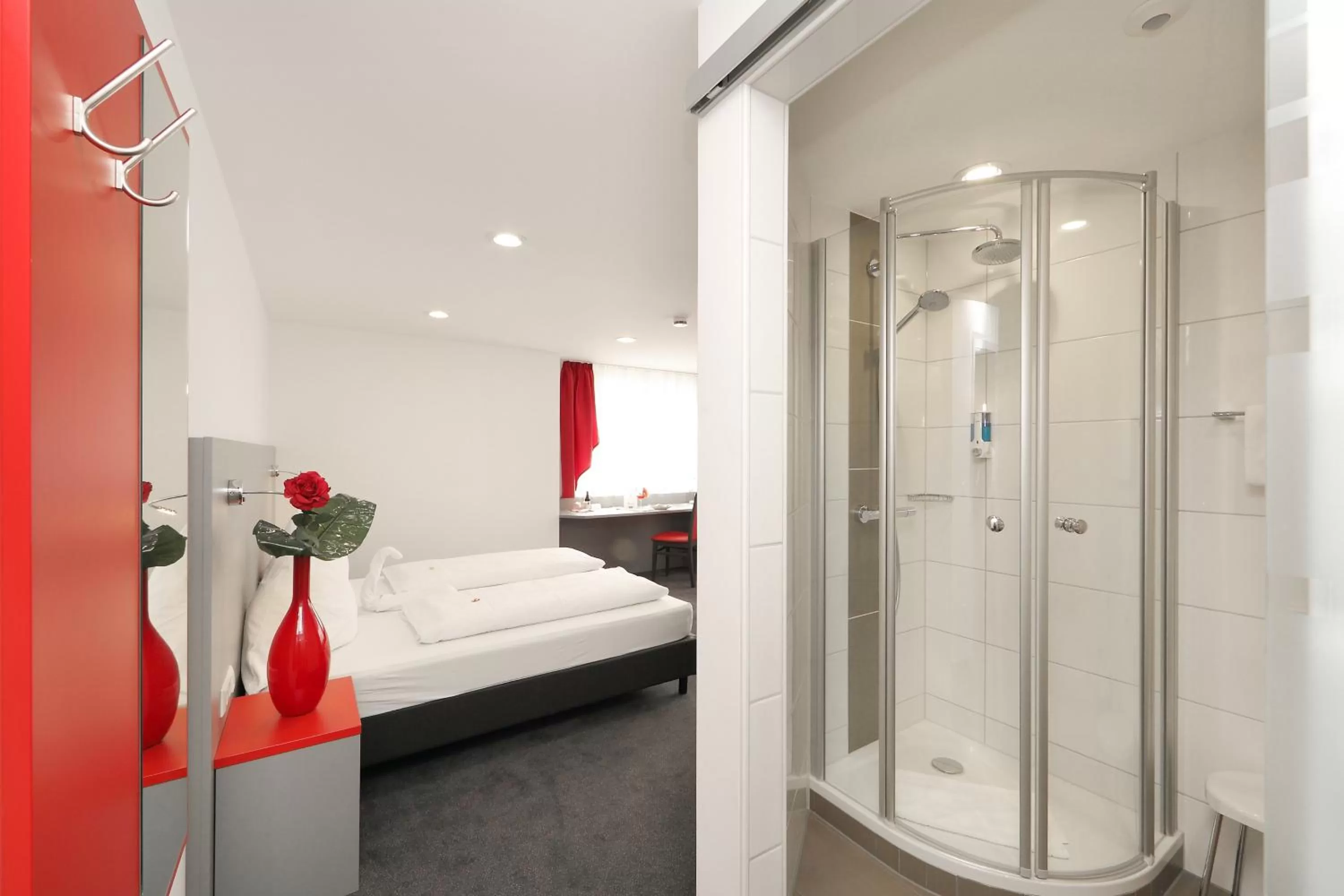 Photo of the whole room, Bed in Aalener Römerhotel aWL