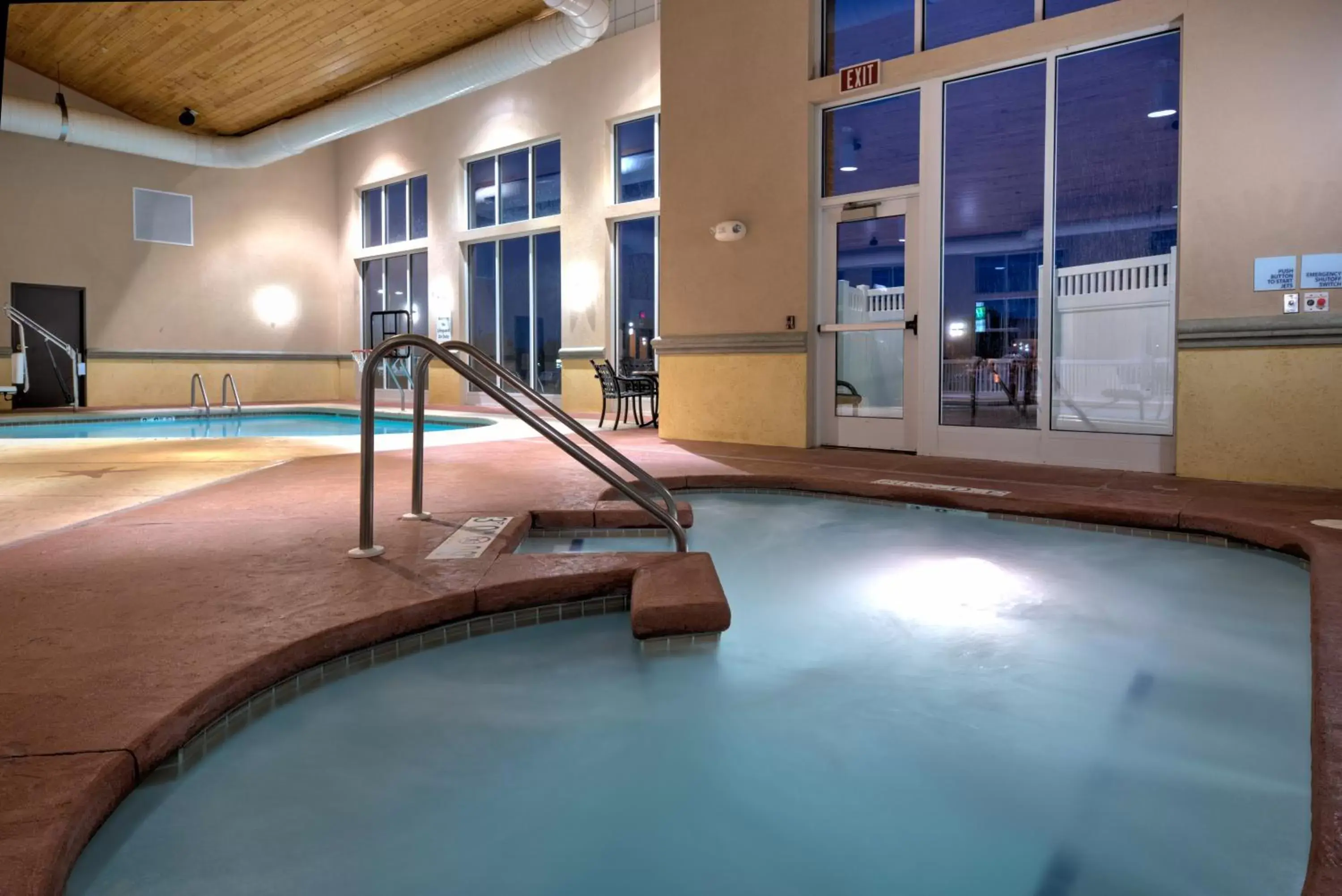 Swimming Pool in Holiday Inn Express & Suites - Green Bay East, an IHG Hotel