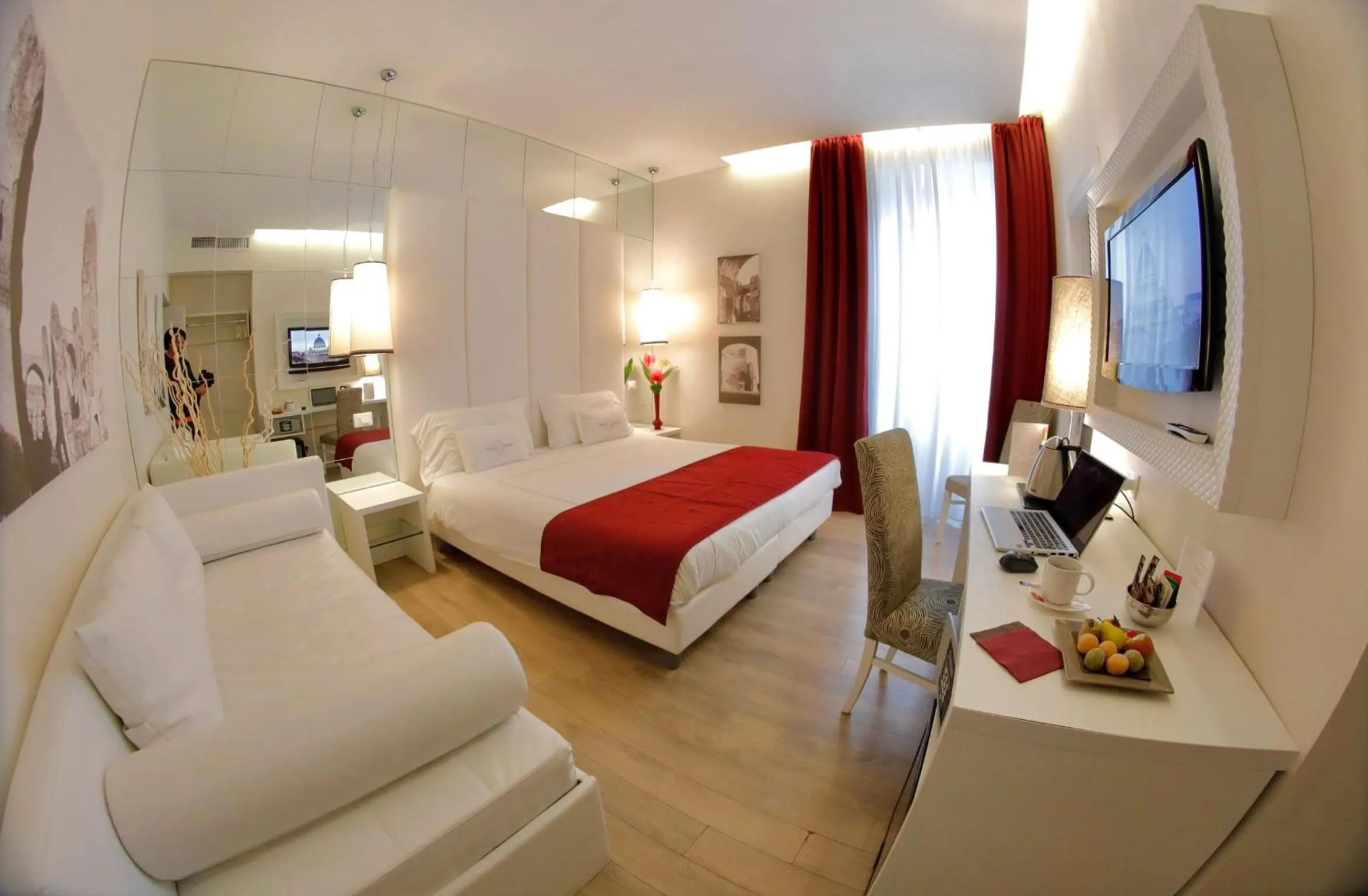 Photo of the whole room, Bed in Tullia&Prisca Relais