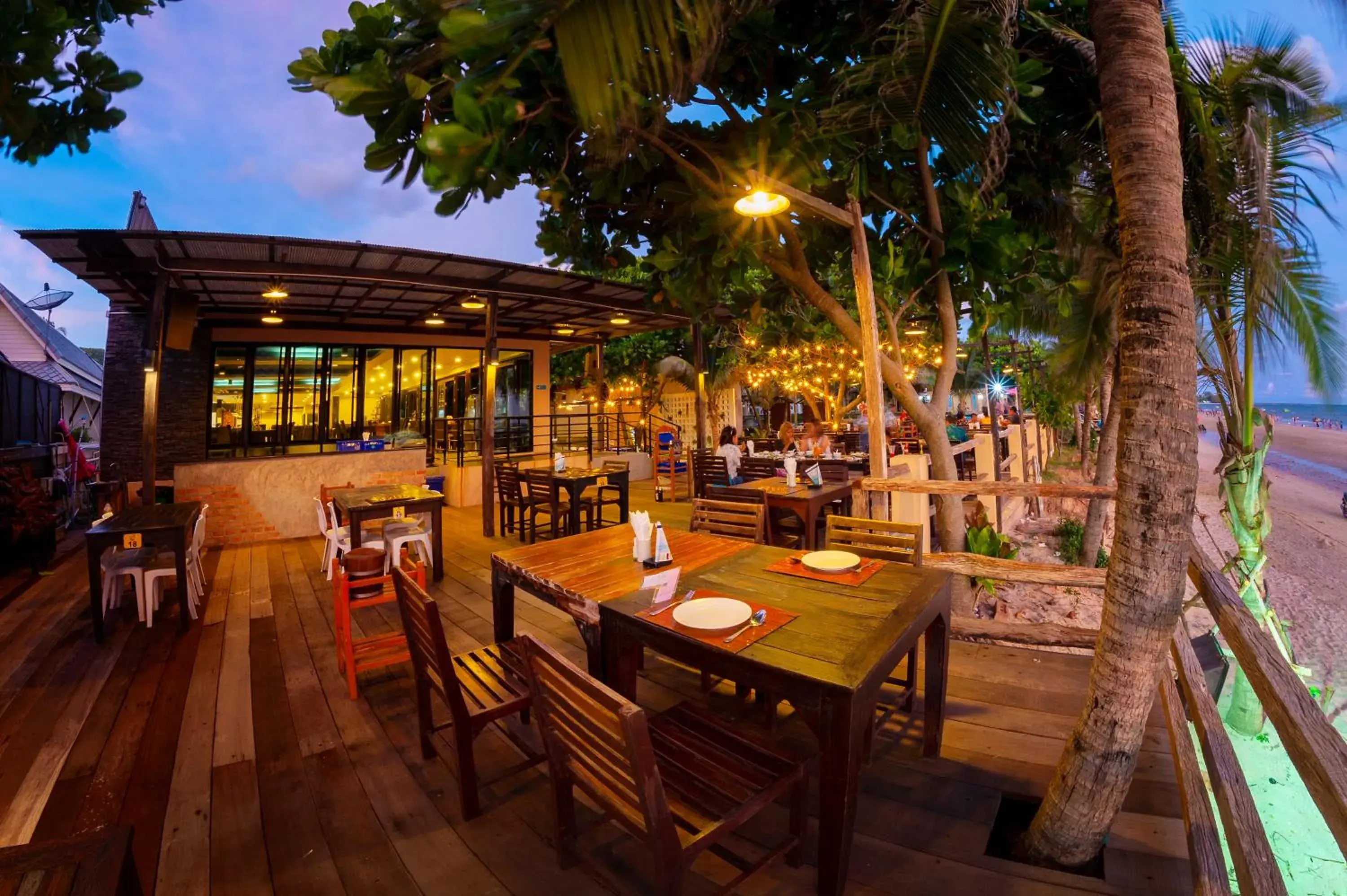 Restaurant/Places to Eat in Chaolao Cabana Resort