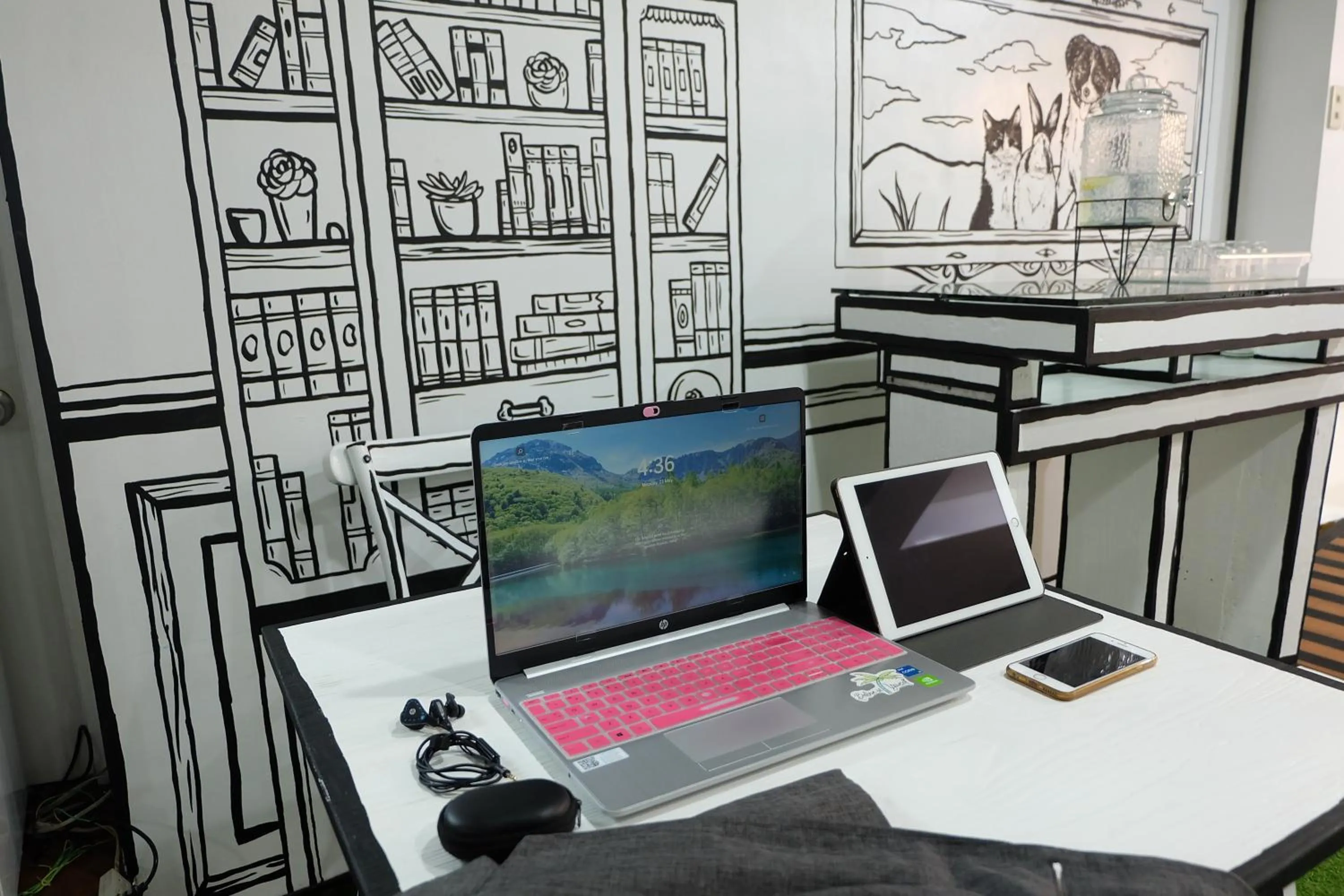 Decorative detail in Spaces Hotel Makati