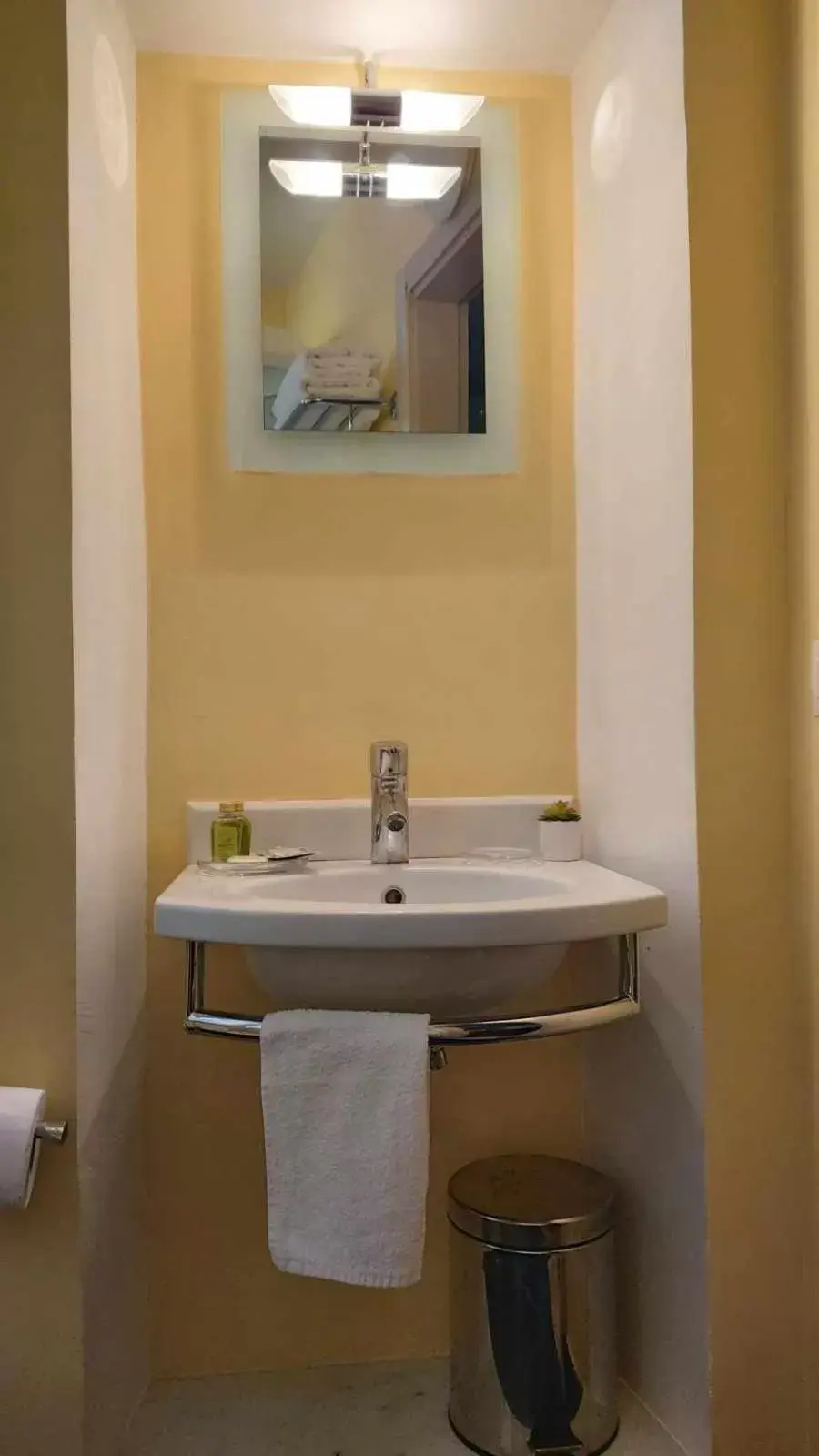 Bathroom in Tornabuoni La Petite Suite