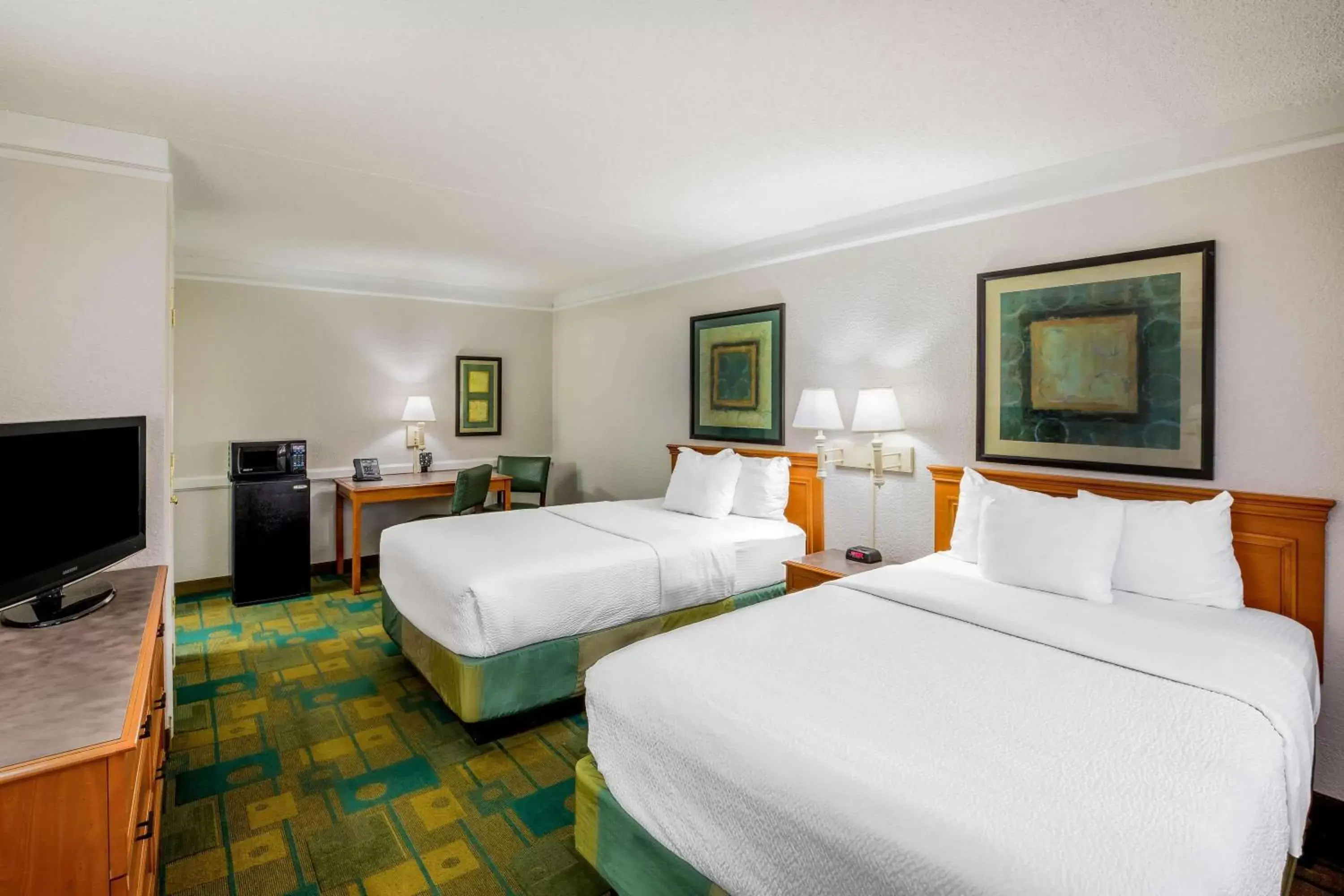 Double Room with Two Double Beds - Non-Smoking in La Quinta Inn by Wyndham Lufkin