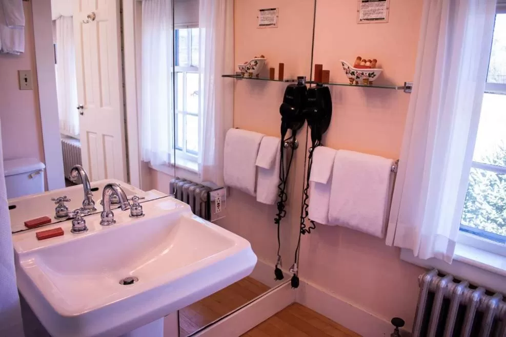 Bathroom in Franconia Inn