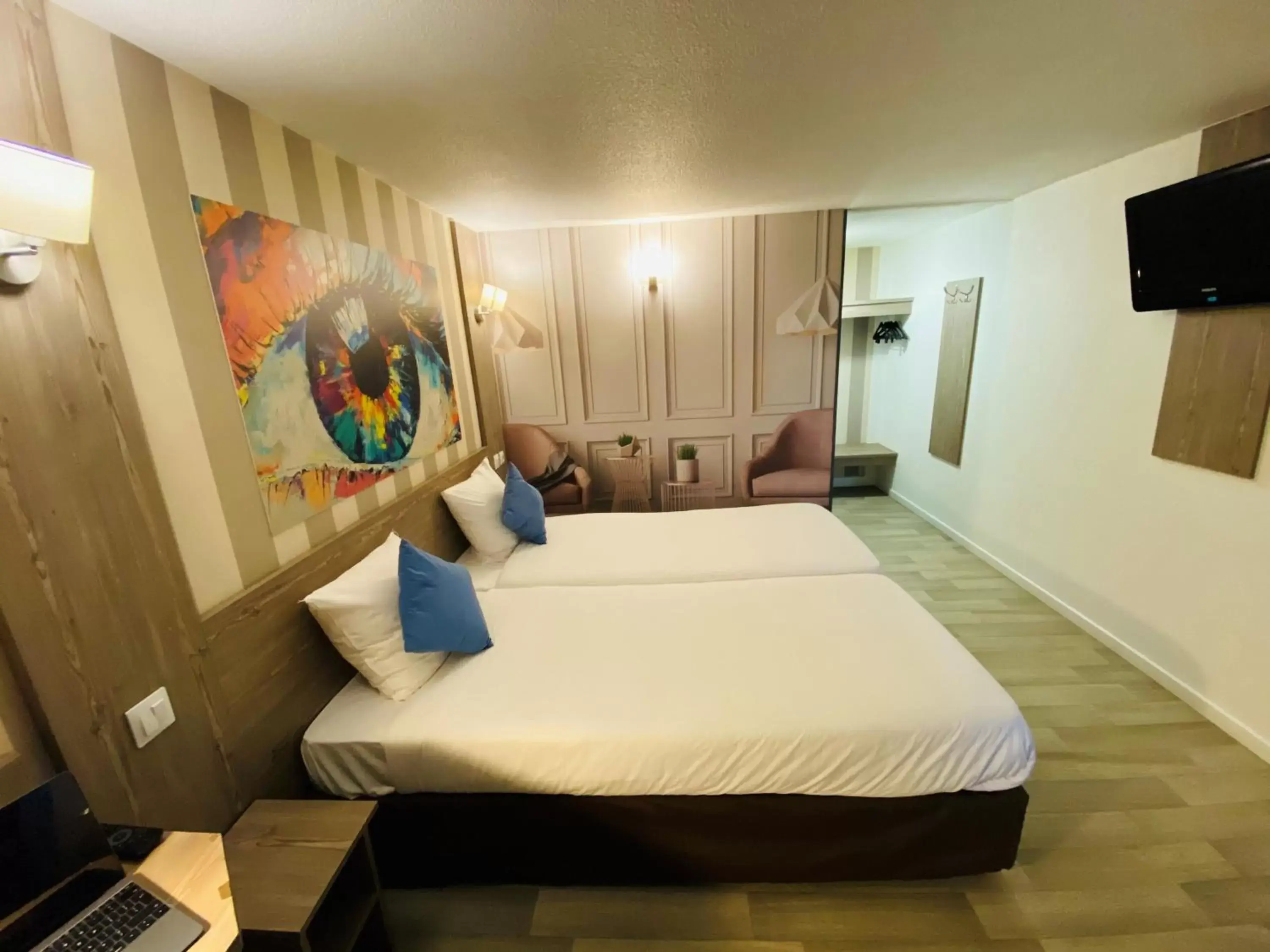 Bedroom, Bed in Hotel RBX - Roubaix Centre
