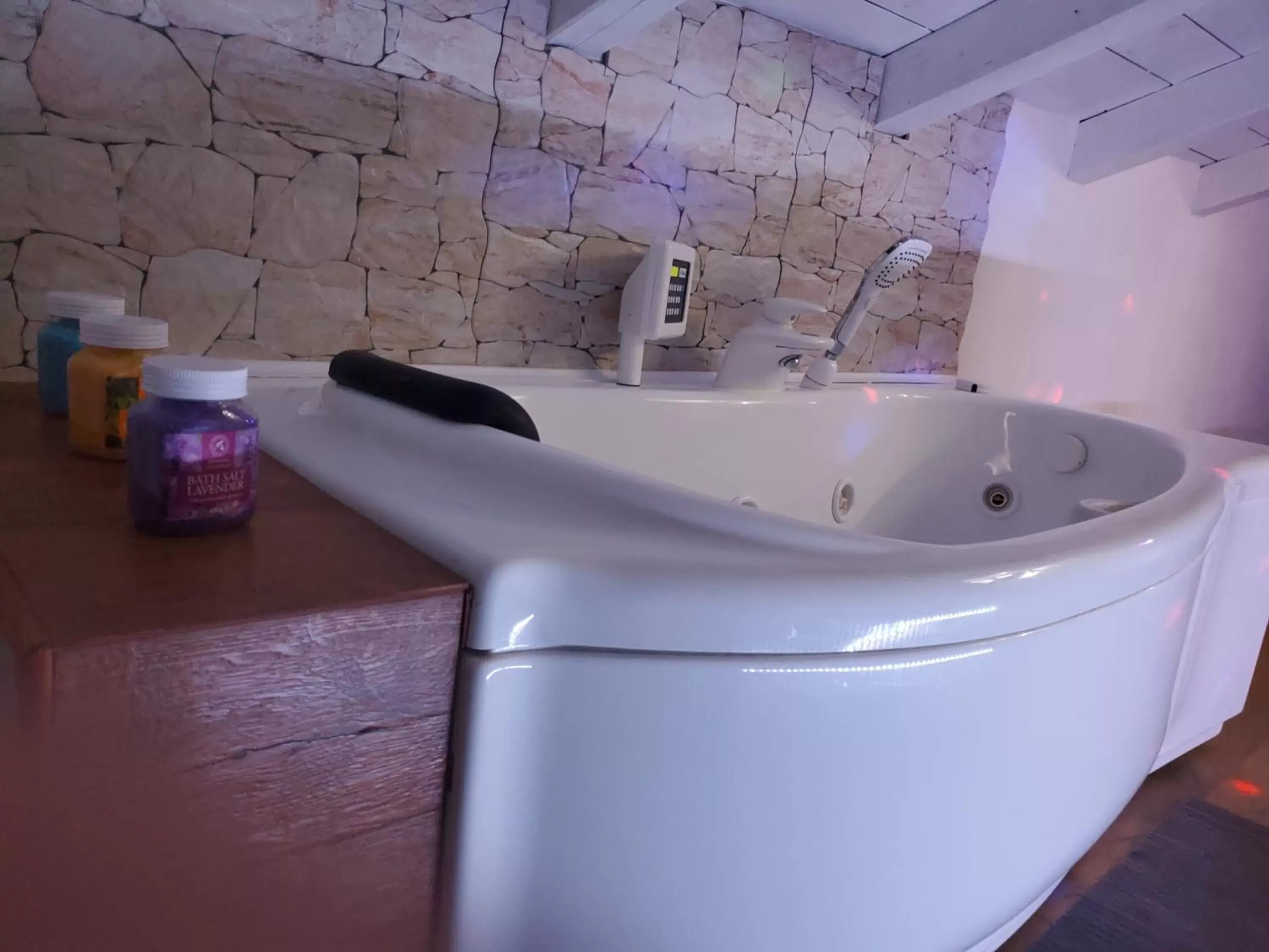 Hot Tub, Bathroom in L'edera
