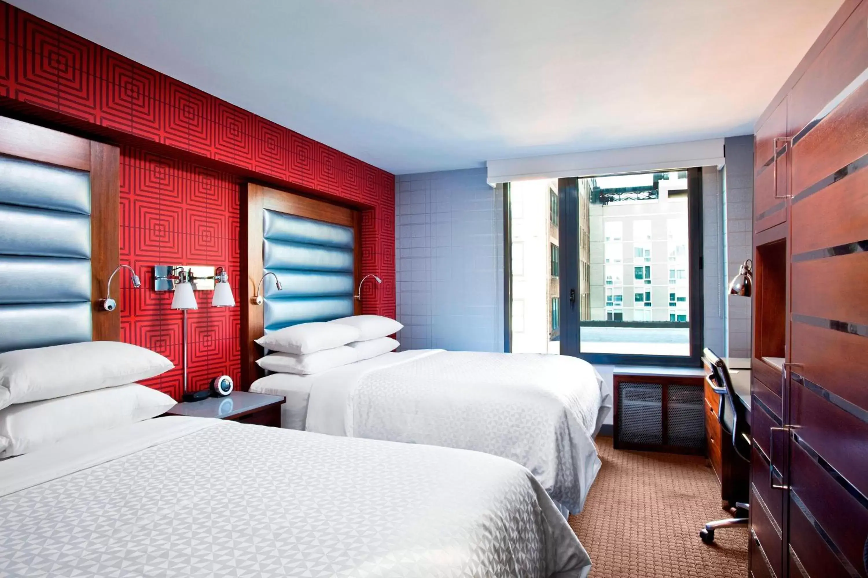 Photo of the whole room, Bed in Four Points by Sheraton Manhattan Chelsea
