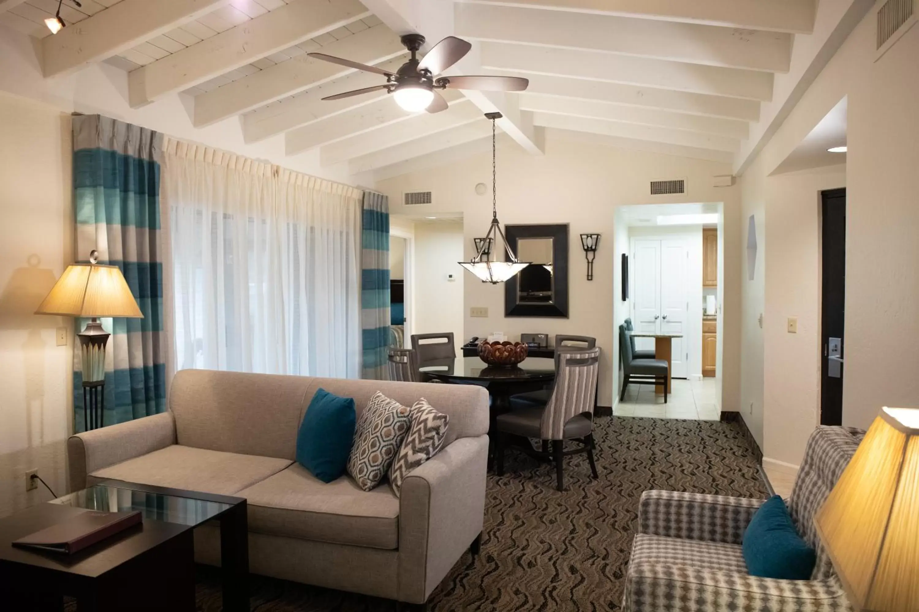 Living room, Seating Area in Scottsdale Camelback Resort