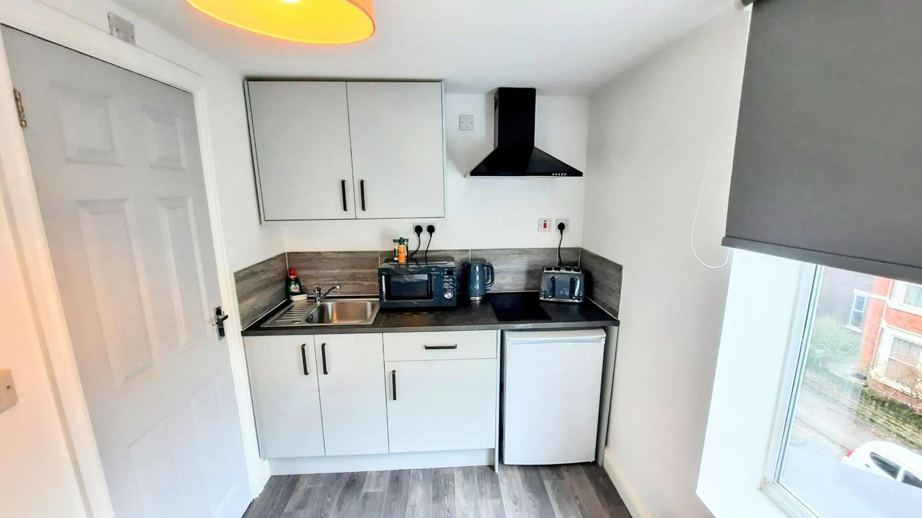 Kitchen or kitchenette, Kitchen/Kitchenette in Burford Road - Stay. Sleep. Rest.